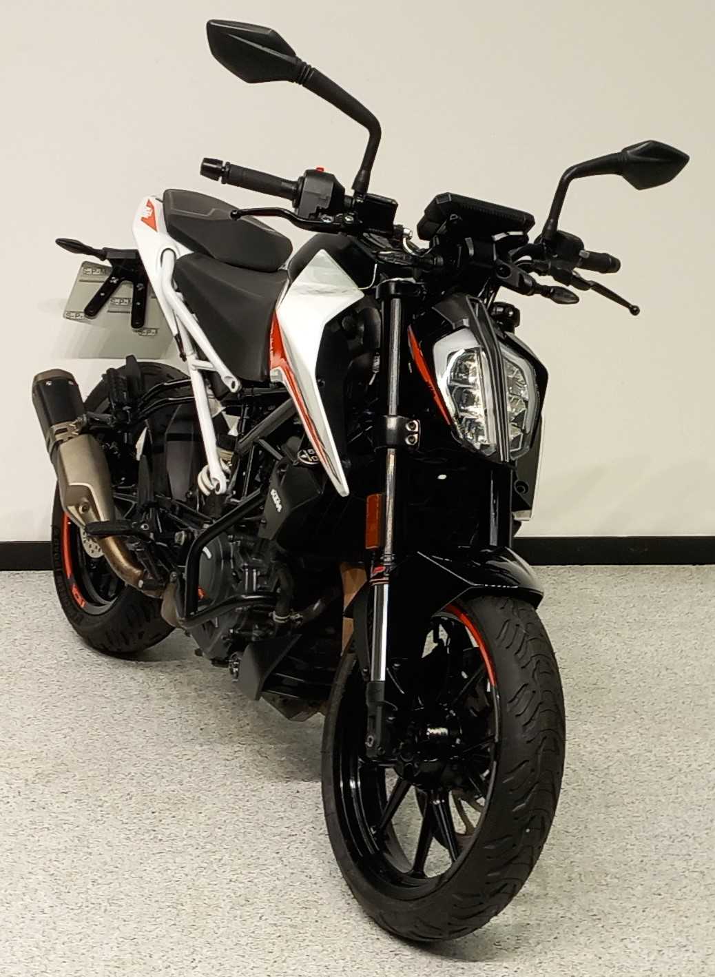 KTM 390 Duke 2021 HD vue 3/4 droite