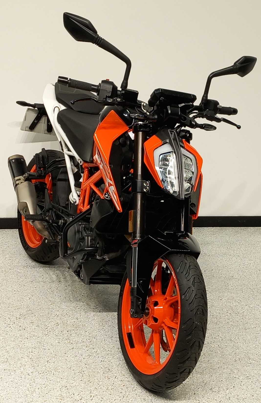 KTM 390 Duke 2021 HD vue 3/4 droite