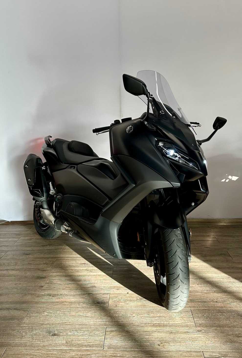 Yamaha XP 560 T-Max 2023 HD vue 3/4 droite