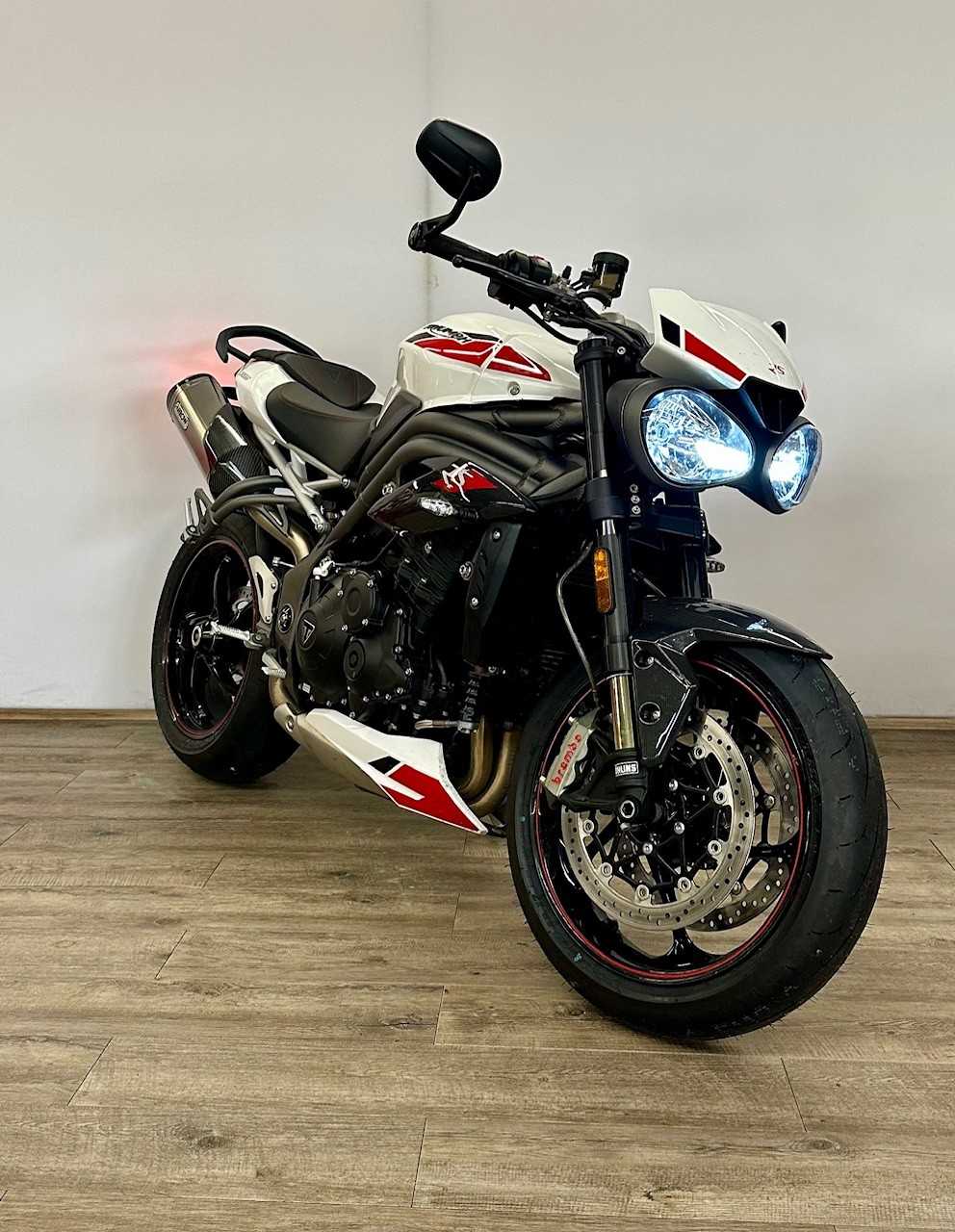 Triumph 1050 Speed Triple RS 2020 HD vue 3/4 droite