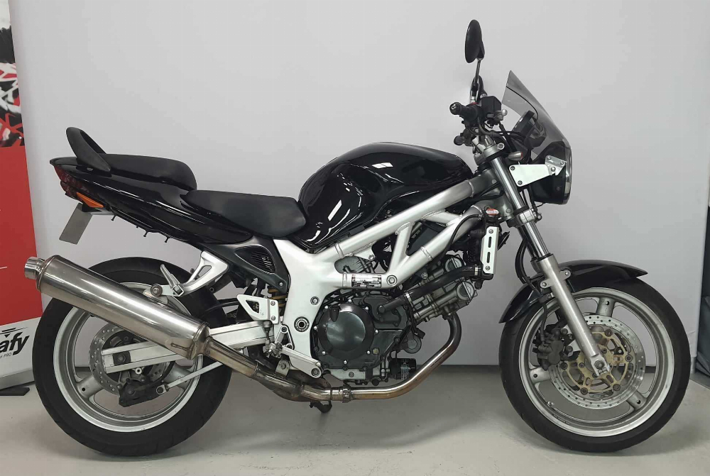 Suzuki SV 650 N 2002 vue gauche