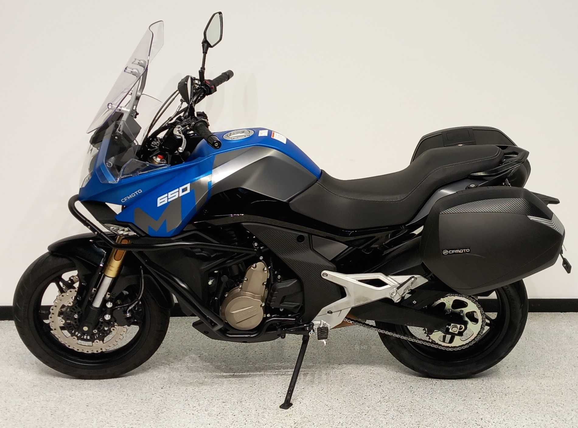 CFMOTO CF 650 MT 2024 HD vue gauche