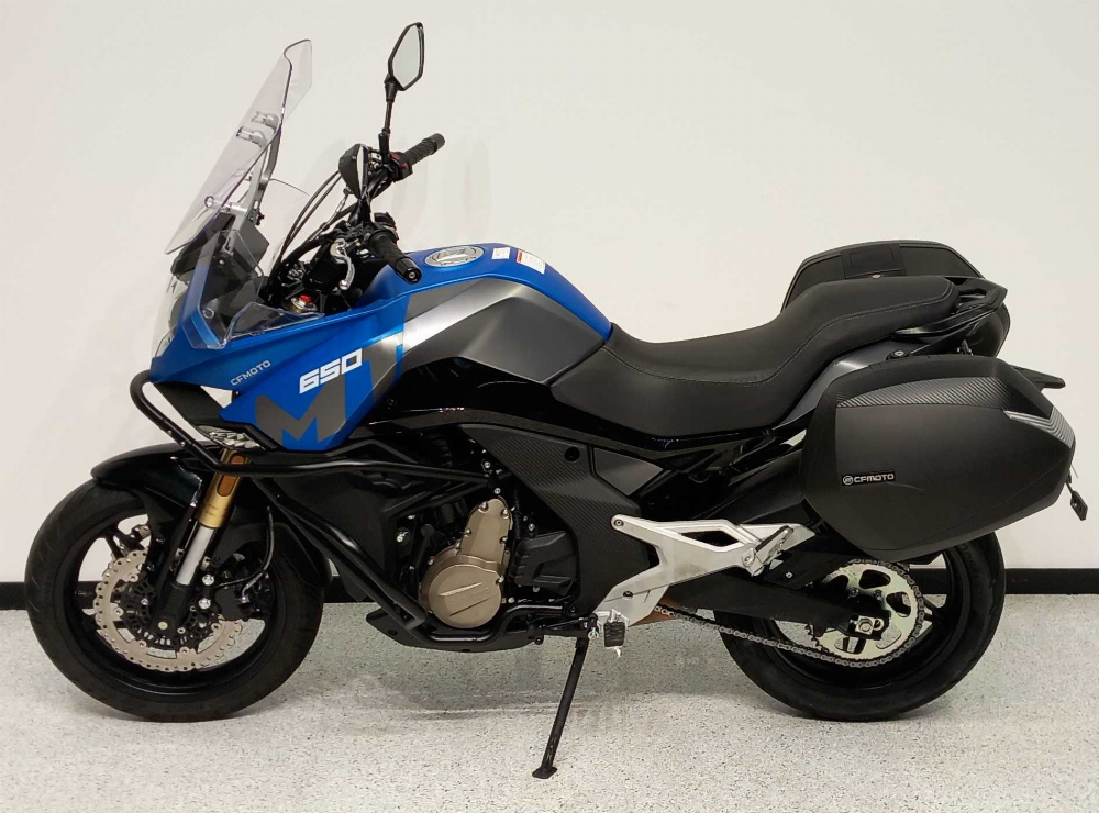 CFMOTO CF 650 MT 2024 vue gauche