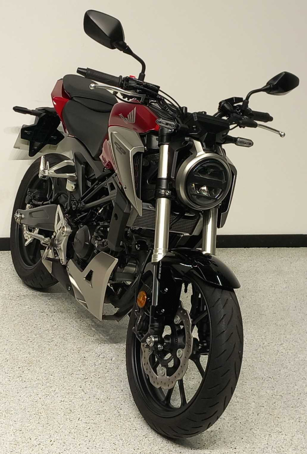 Honda CB 125 R 2019 vue 3/4 droite