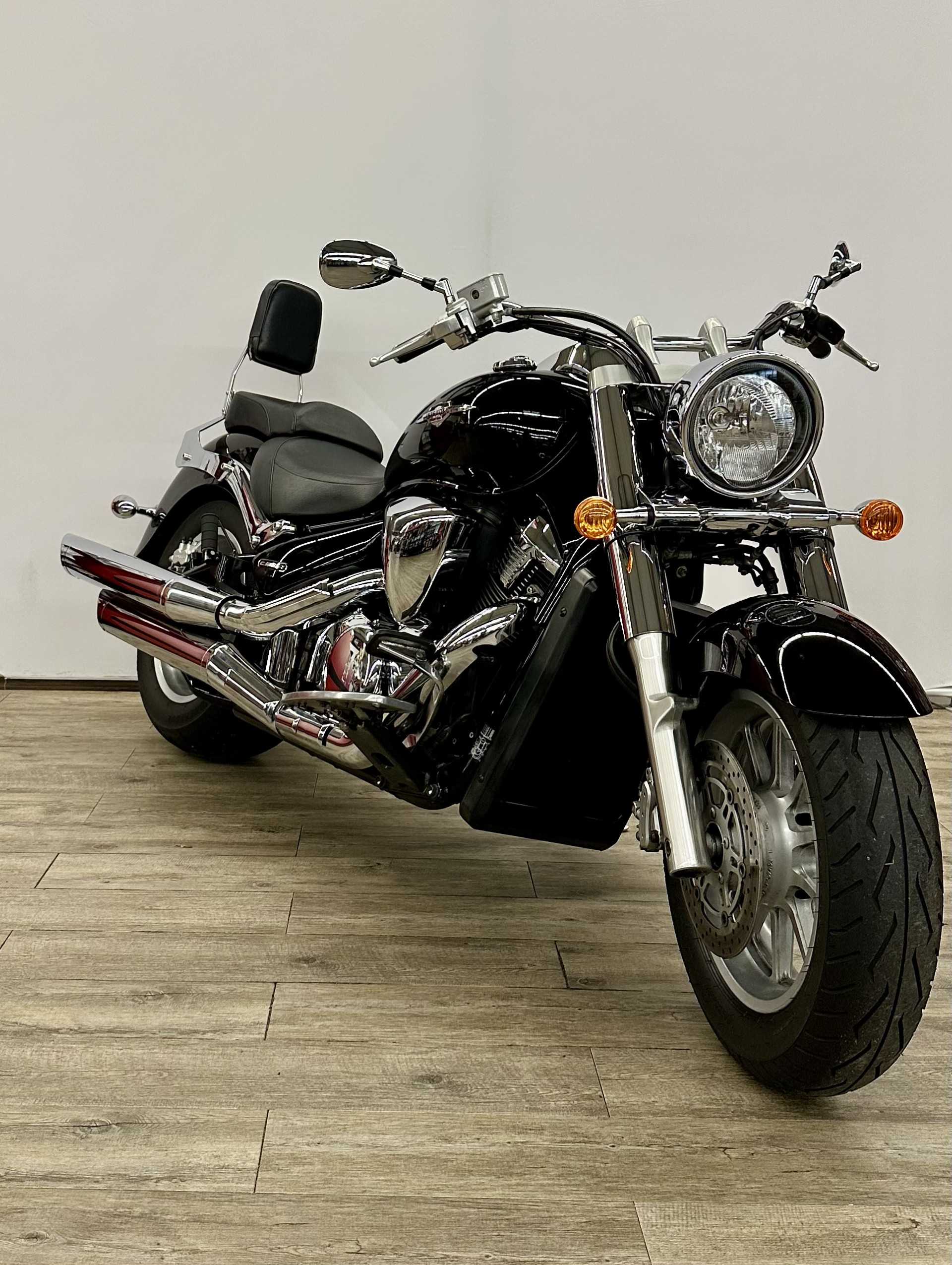 Suzuki VLR 1800 Intruder (C1800R) 2008 HD vue 3/4 droite