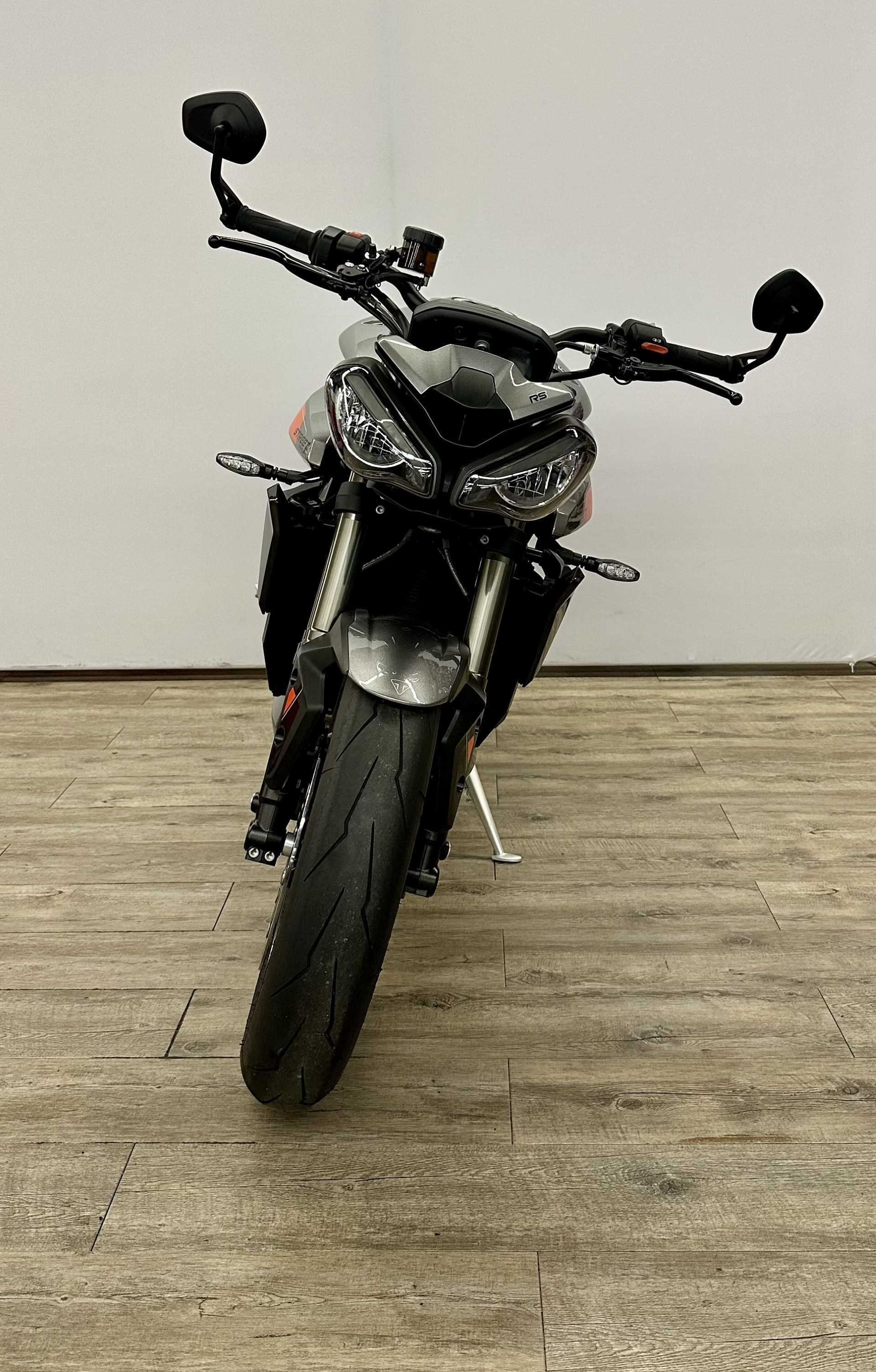 Triumph 765 Street Triple RS 2023 HD vue avant