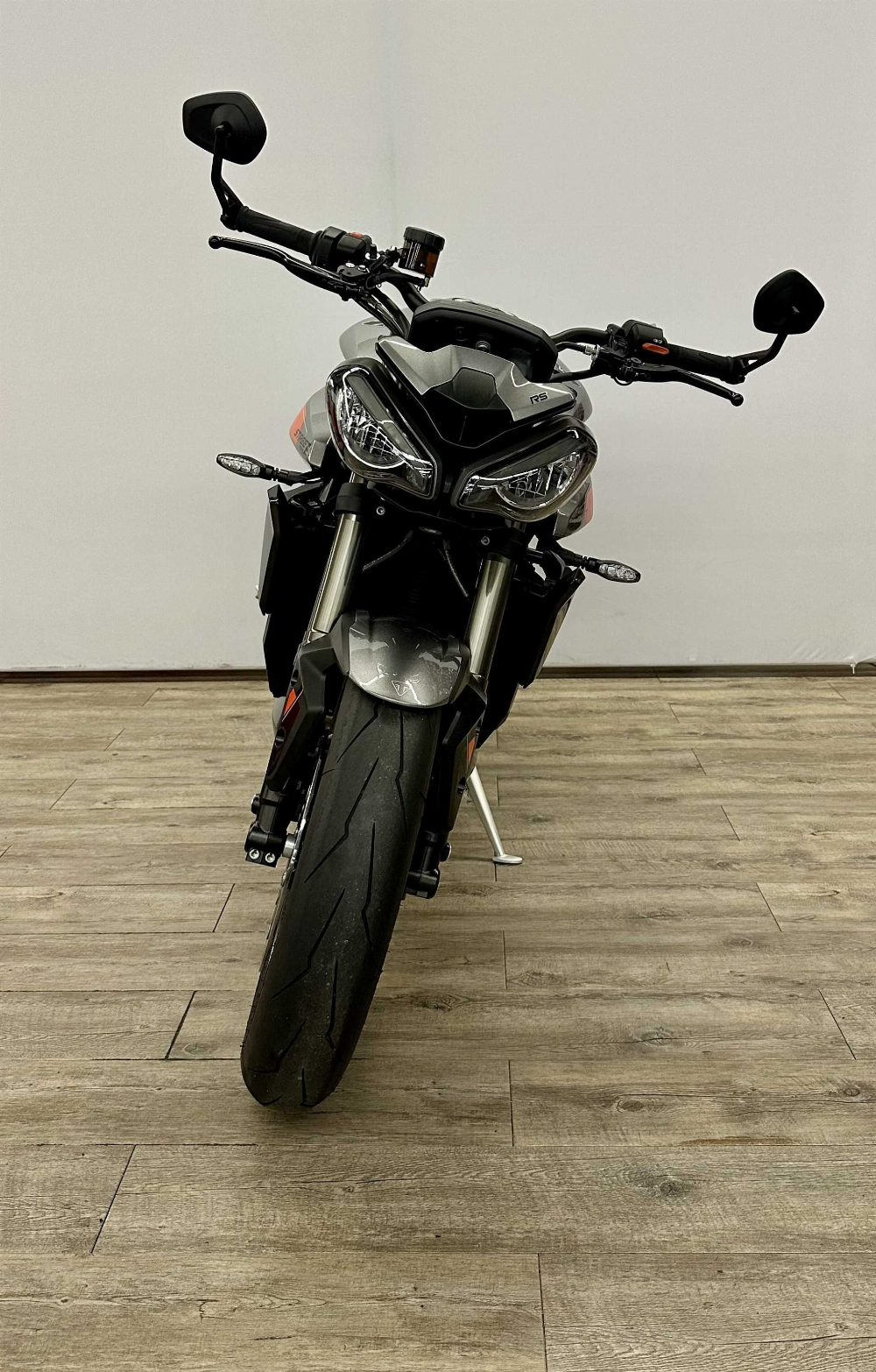 Triumph 765 Street Triple RS 2023 vue avant