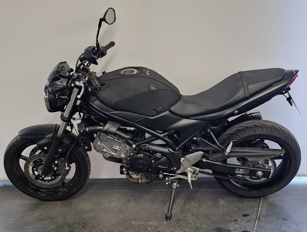 Suzuki SV 650 2017 vue gauche