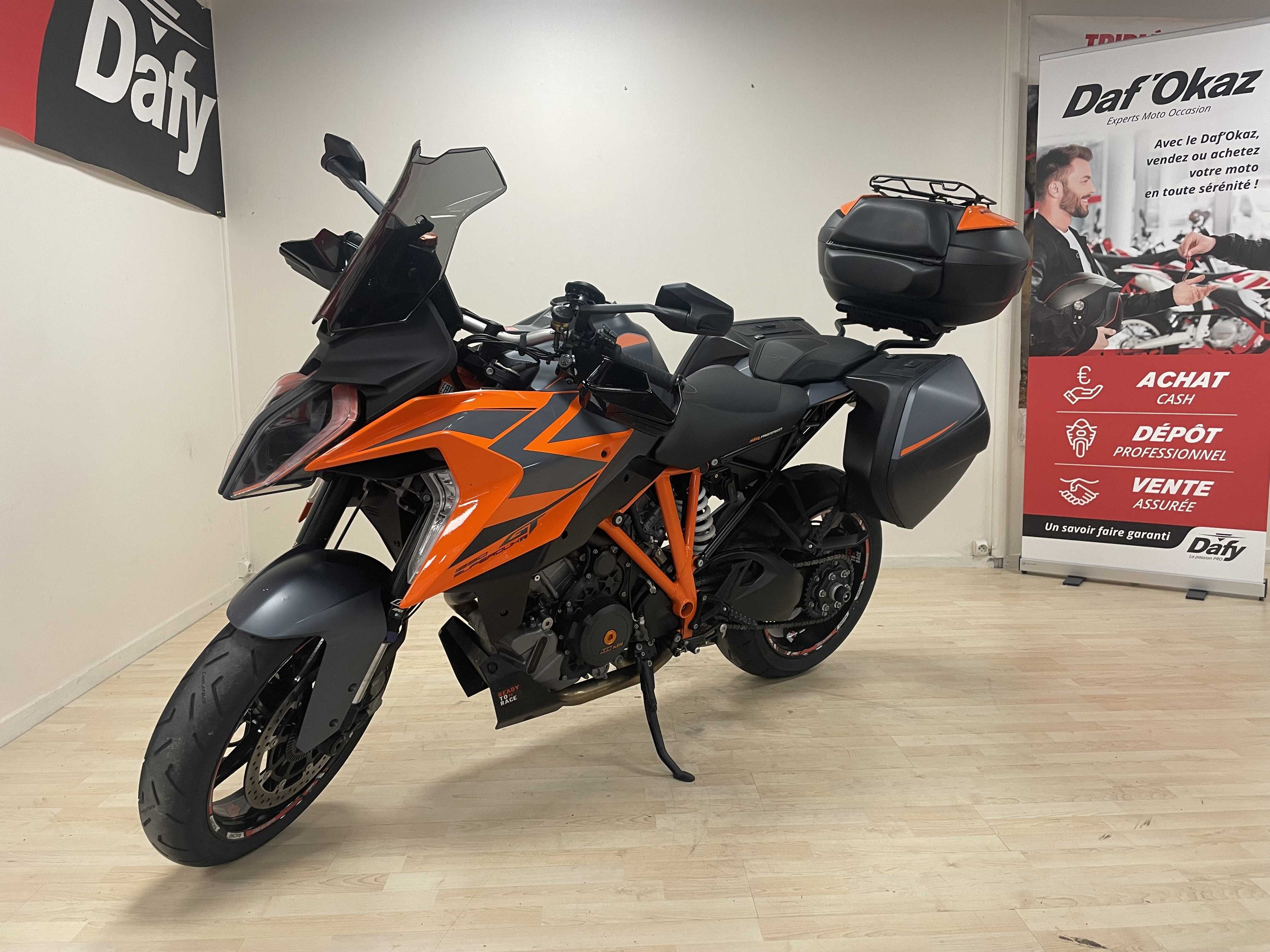 KTM 1290 Super Duke GT 2021 HD vue avant