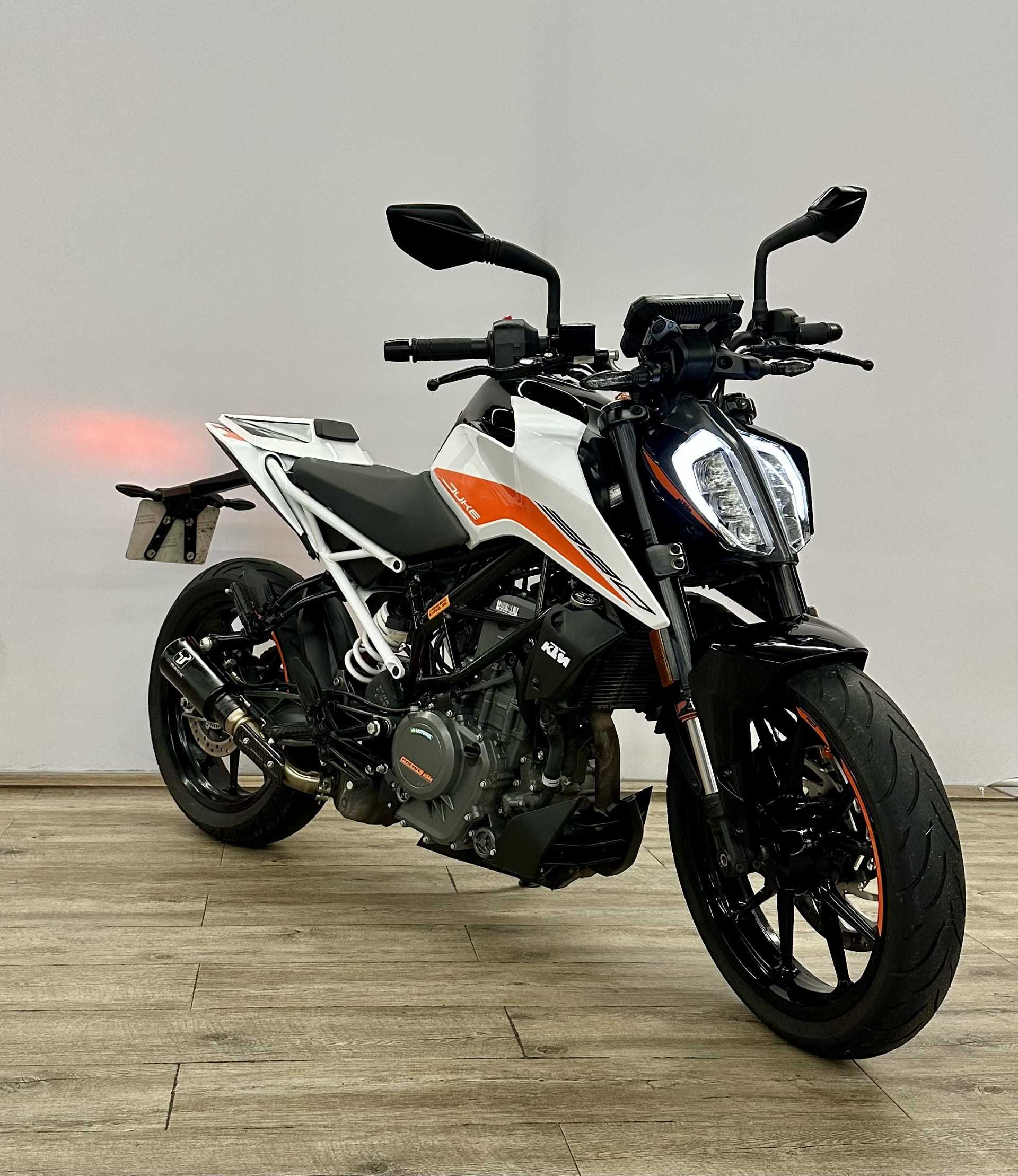 KTM 390 Duke 2021 HD vue 3/4 droite