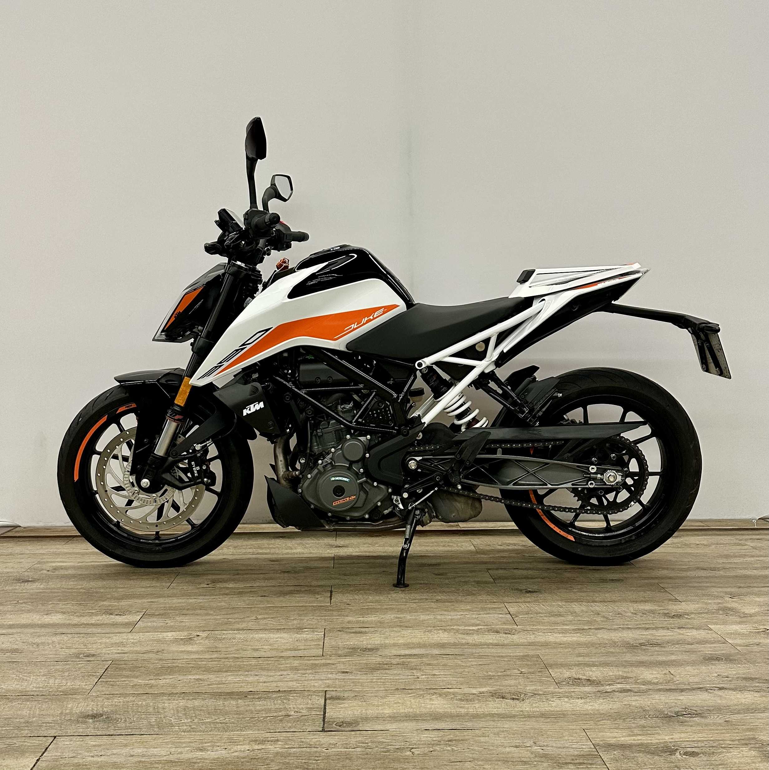 KTM 390 Duke 2021 HD vue gauche