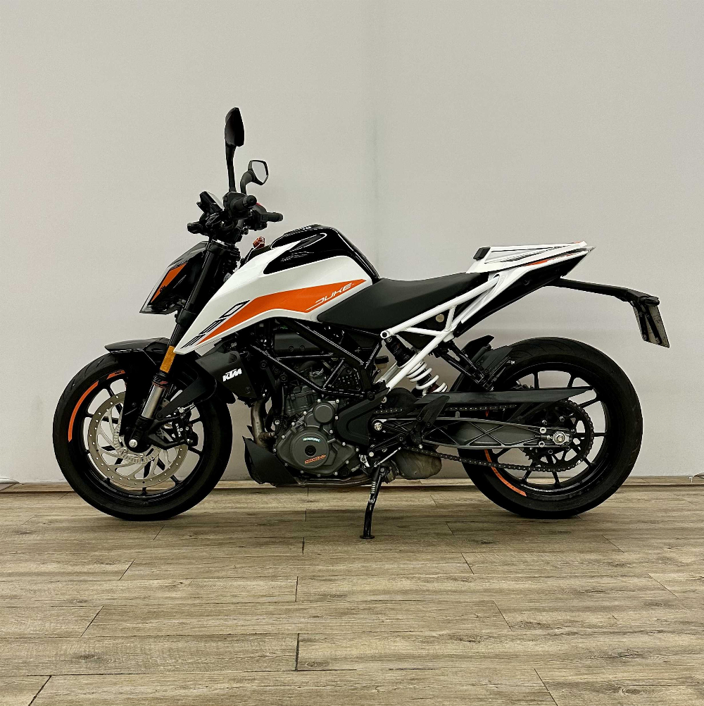 KTM 390 Duke 2021 vue gauche