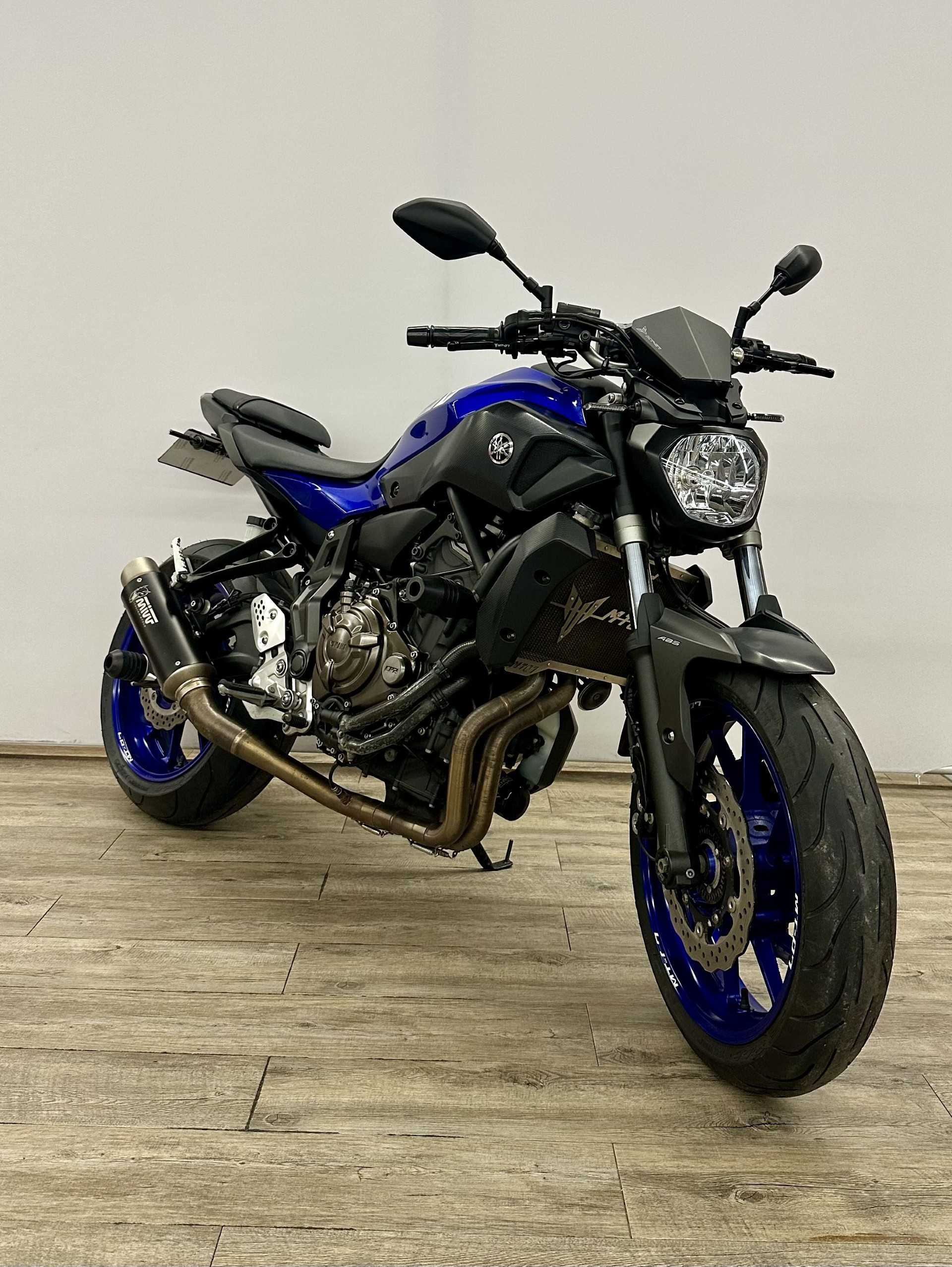 Yamaha MT-07 ABS 2017 HD vue 3/4 droite