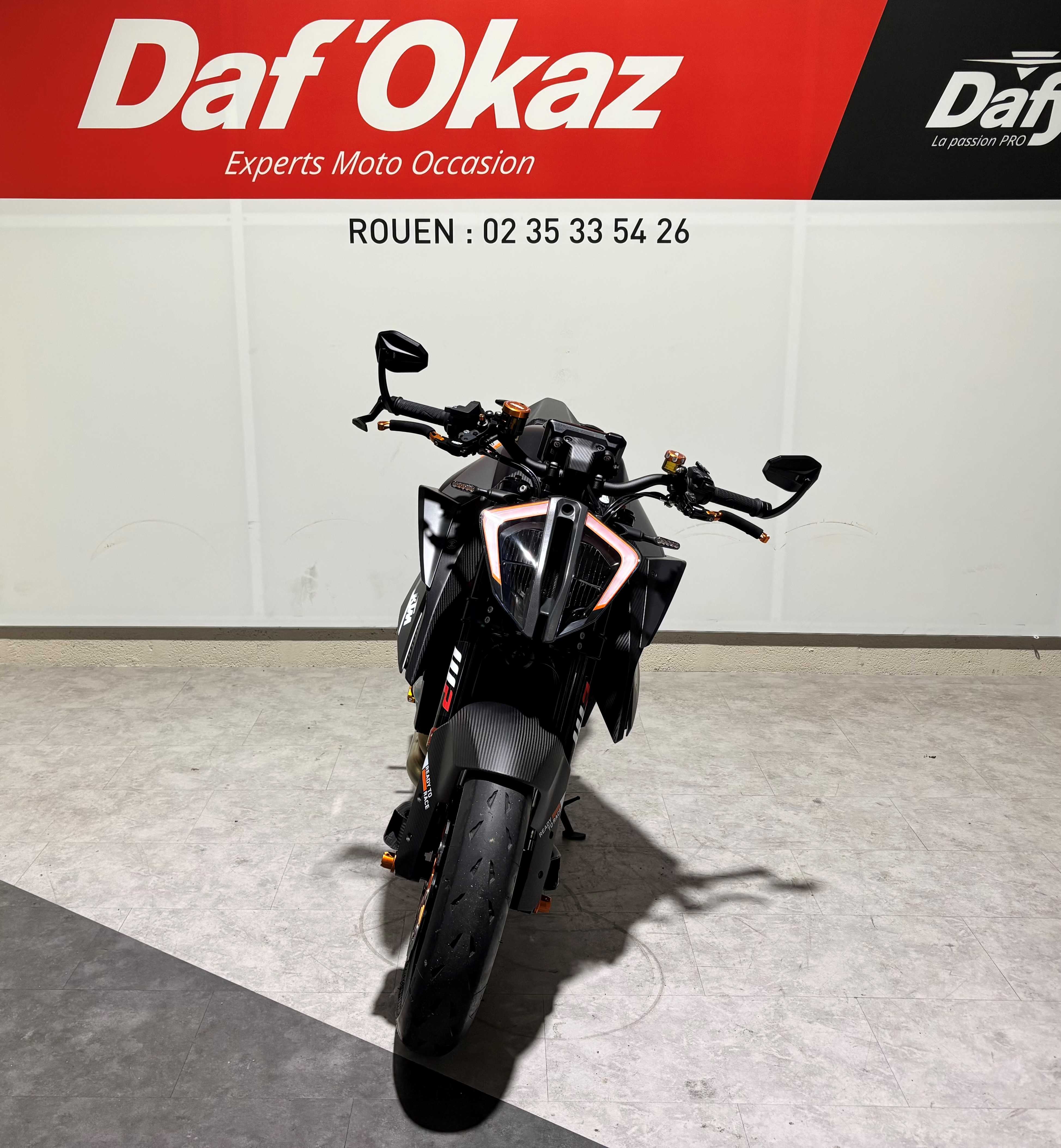 KTM 1290 Super Duke R 2023 HD vue avant