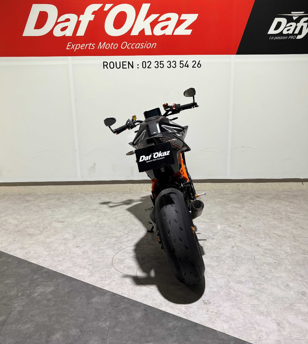 KTM 1290 Super Duke R 2023 vue arrière