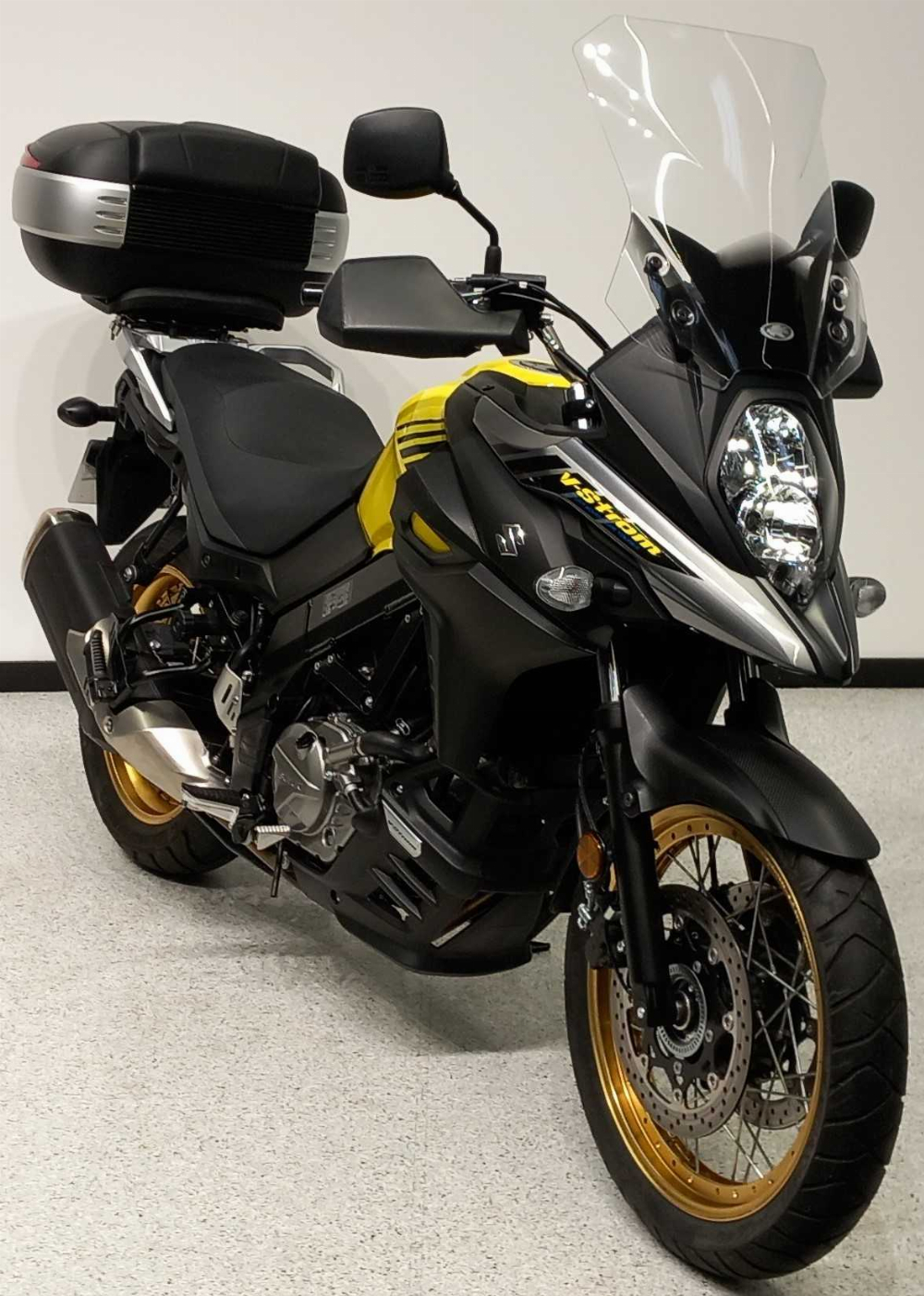 Suzuki DL 650 V-Strom XT 2018 vue 3/4 droite