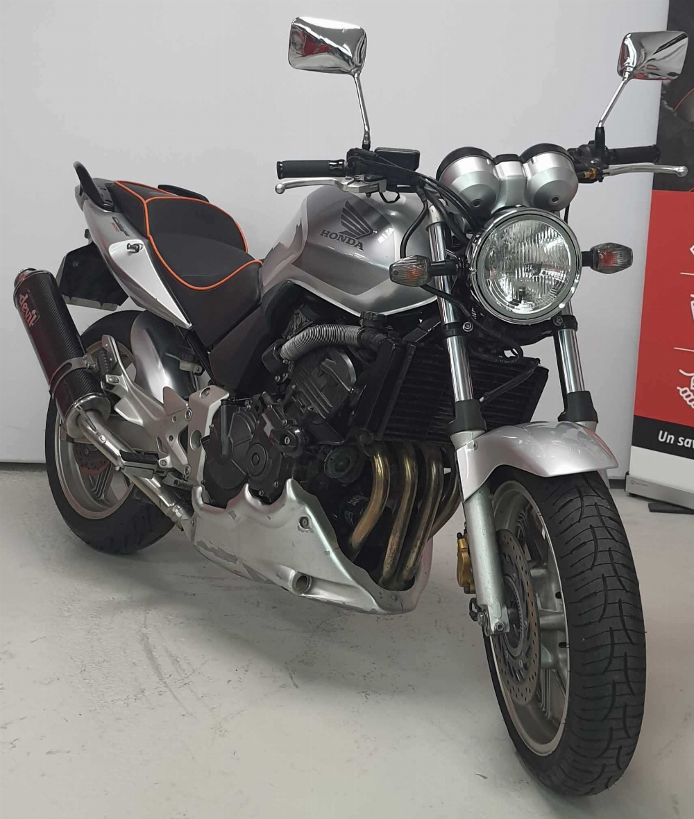 Honda CBF 600 N ABS 2007 vue 3/4 droite