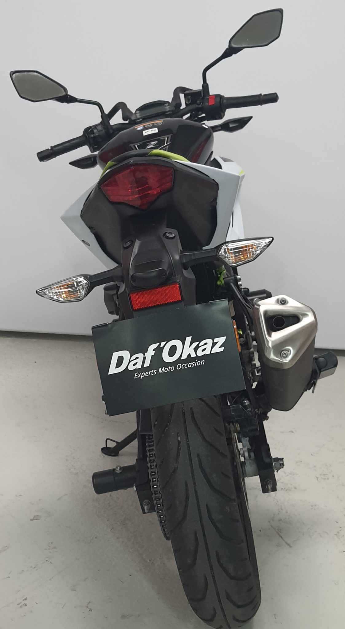 Kawasaki Z 125 2021 HD vue arrière