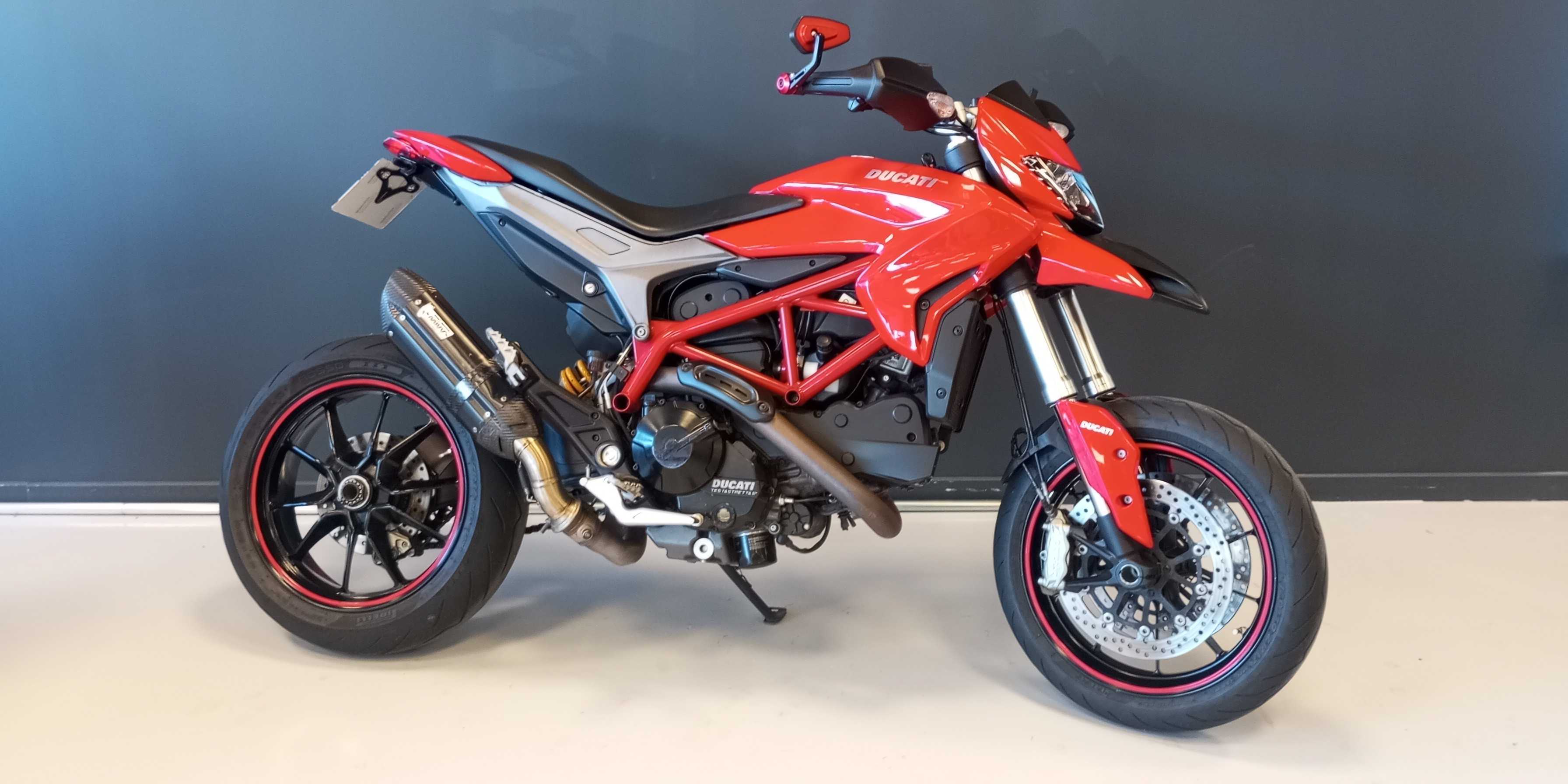 Ducati 821 Hypermotard 2014 HD vue 3/4 droite