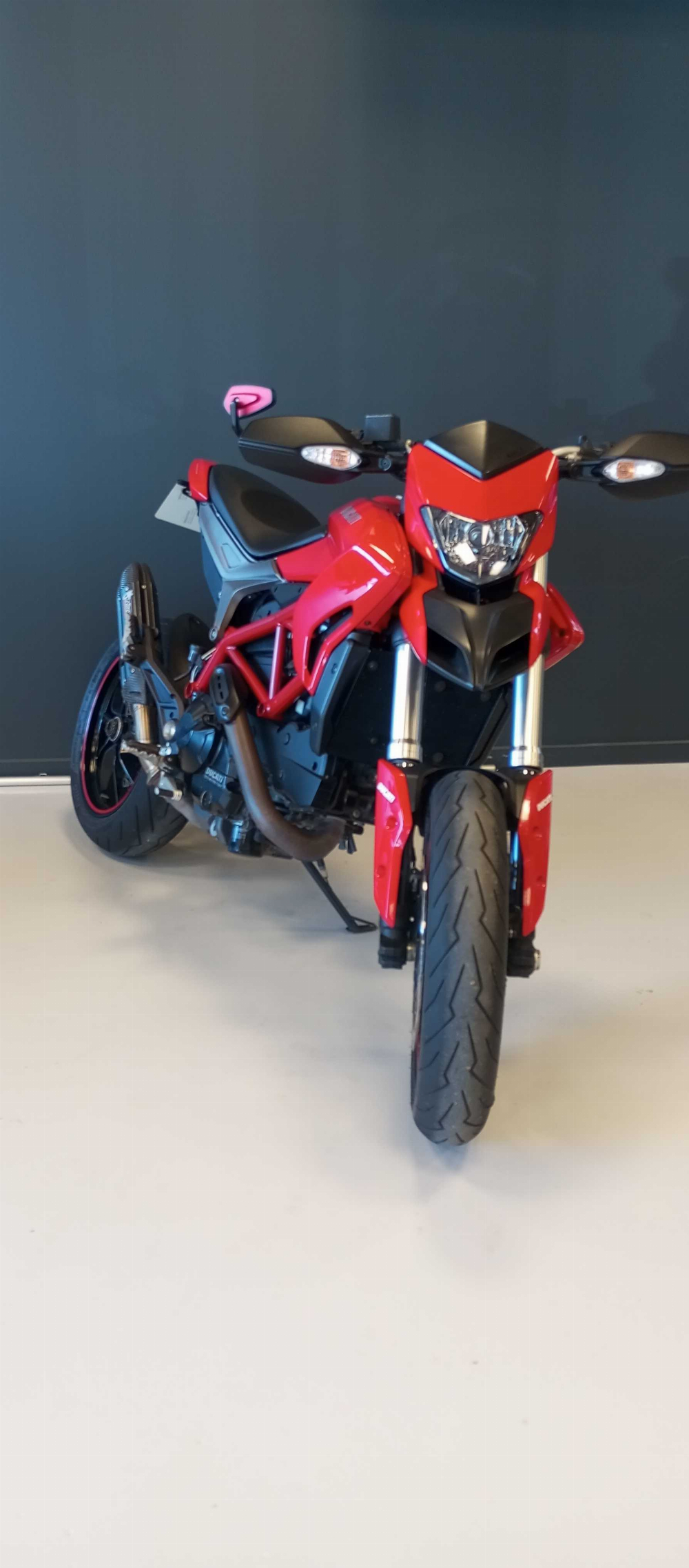 Ducati 821 Hypermotard 2014 vue avant