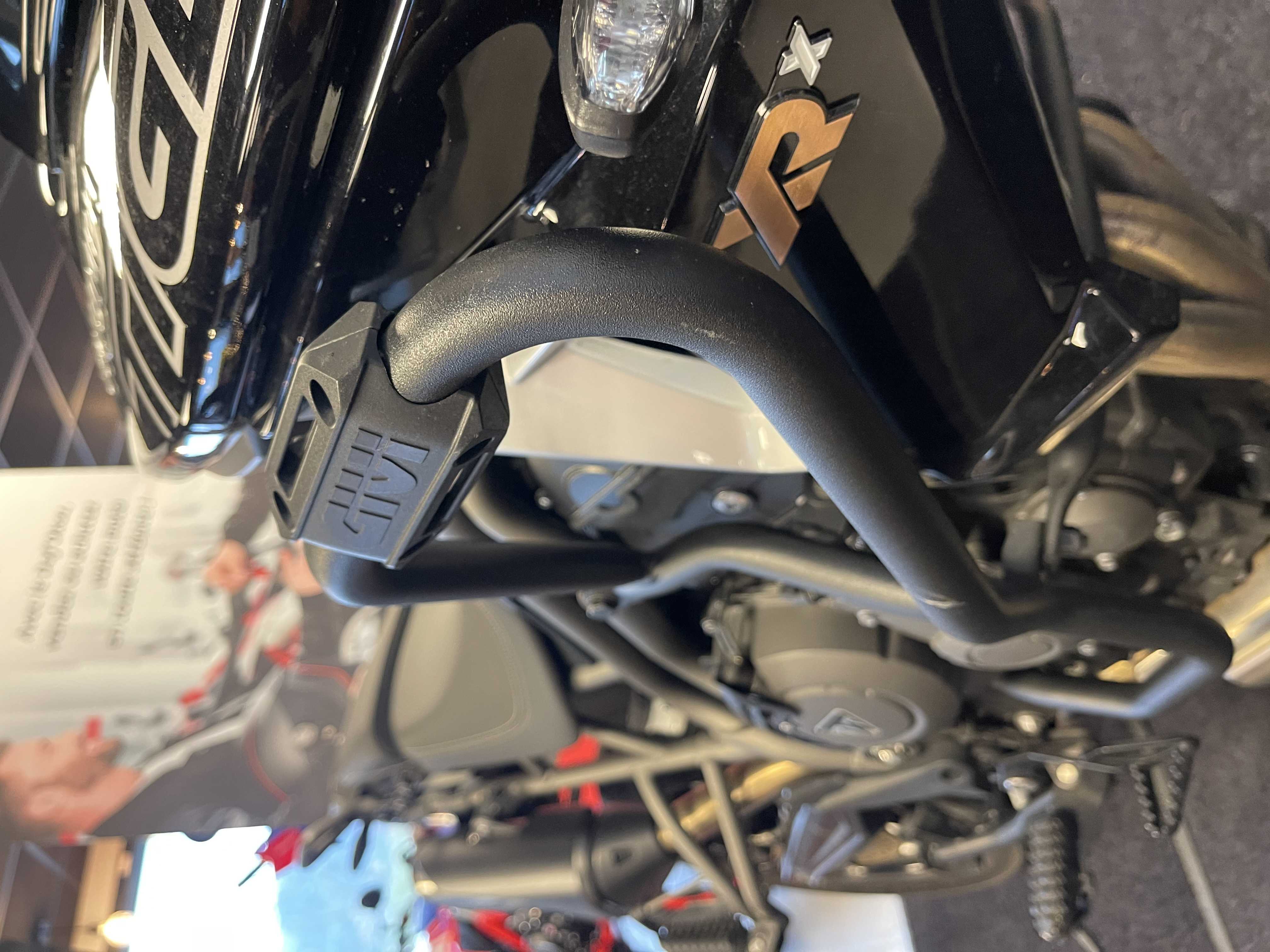 Triumph 800 Tiger XRX 2018 HD vue gauche