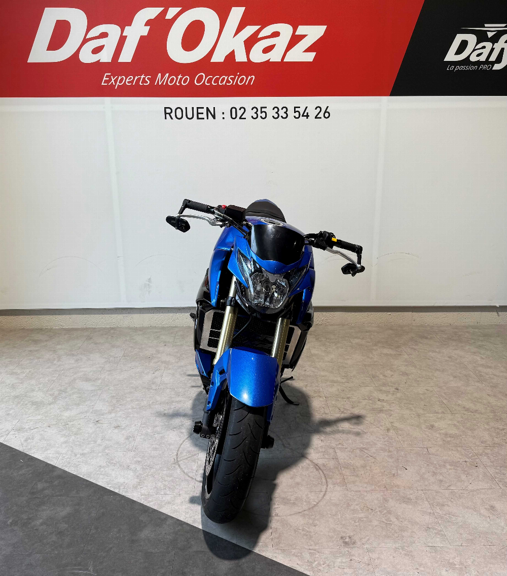 Suzuki GSR 750 2015 vue avant