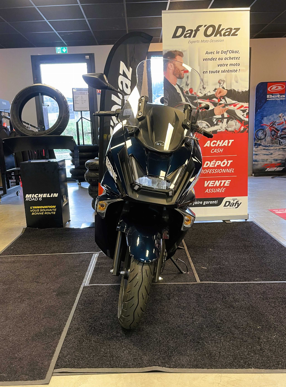 Kymco SKYTOWN 2024 vue avant