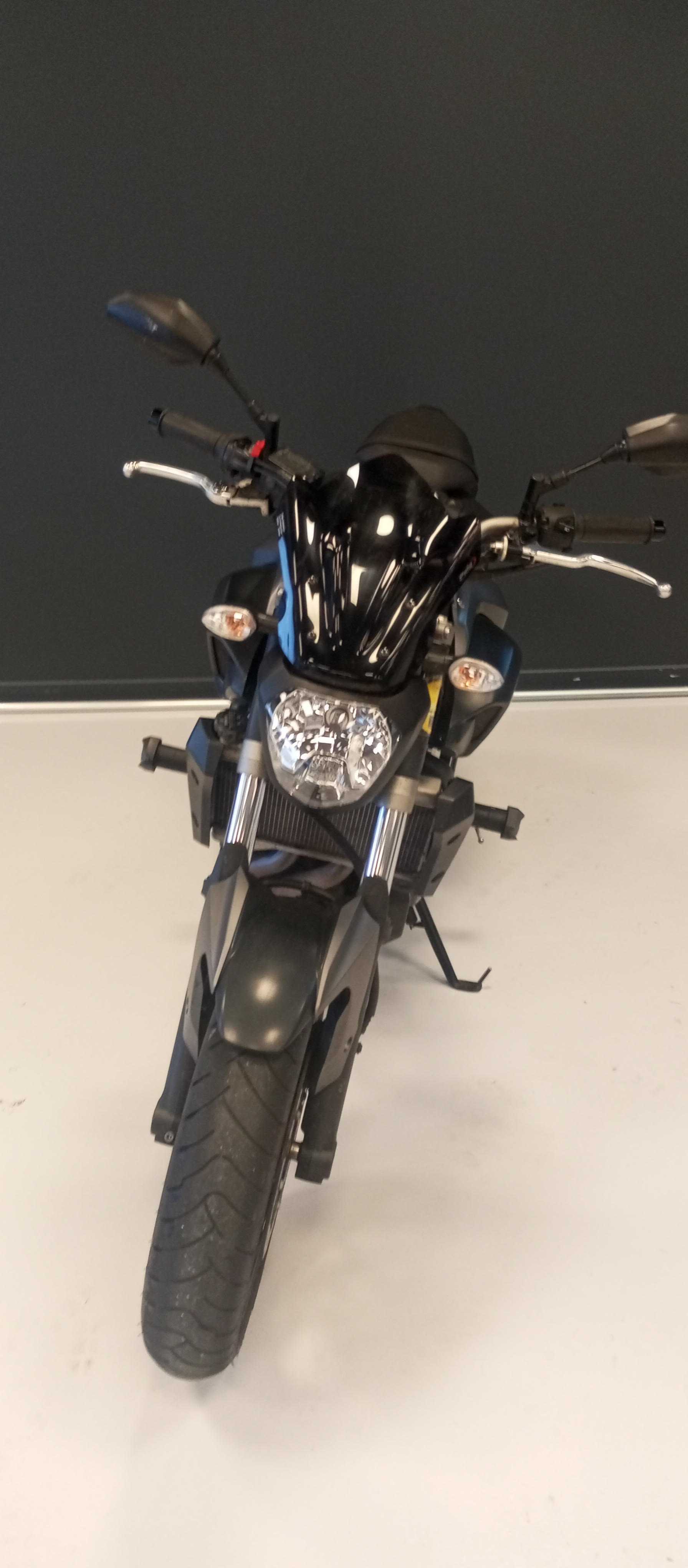 Yamaha MT-07 2015 HD vue avant