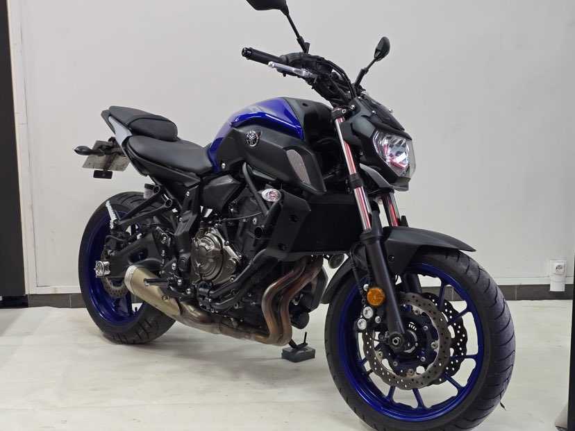 Yamaha MT-07 ABS 2019 HD vue 3/4 droite