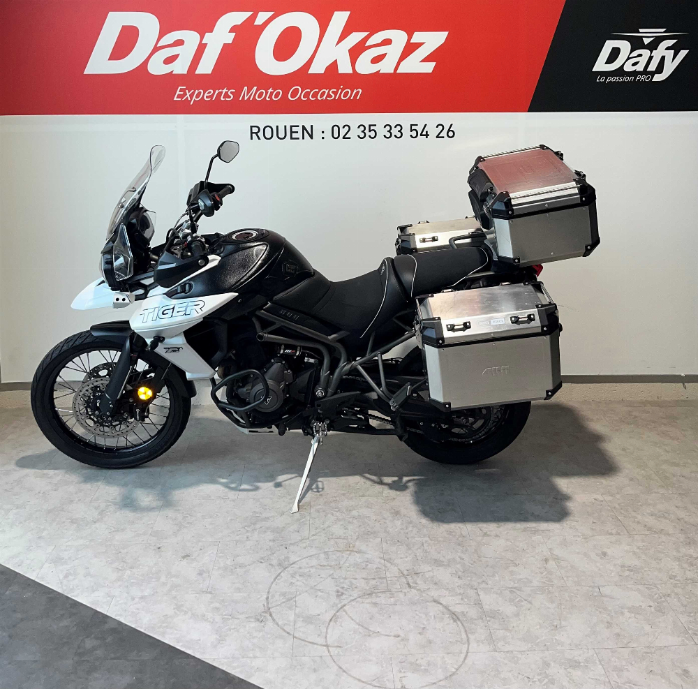 Triumph 800 Tiger XCA 2019 vue gauche