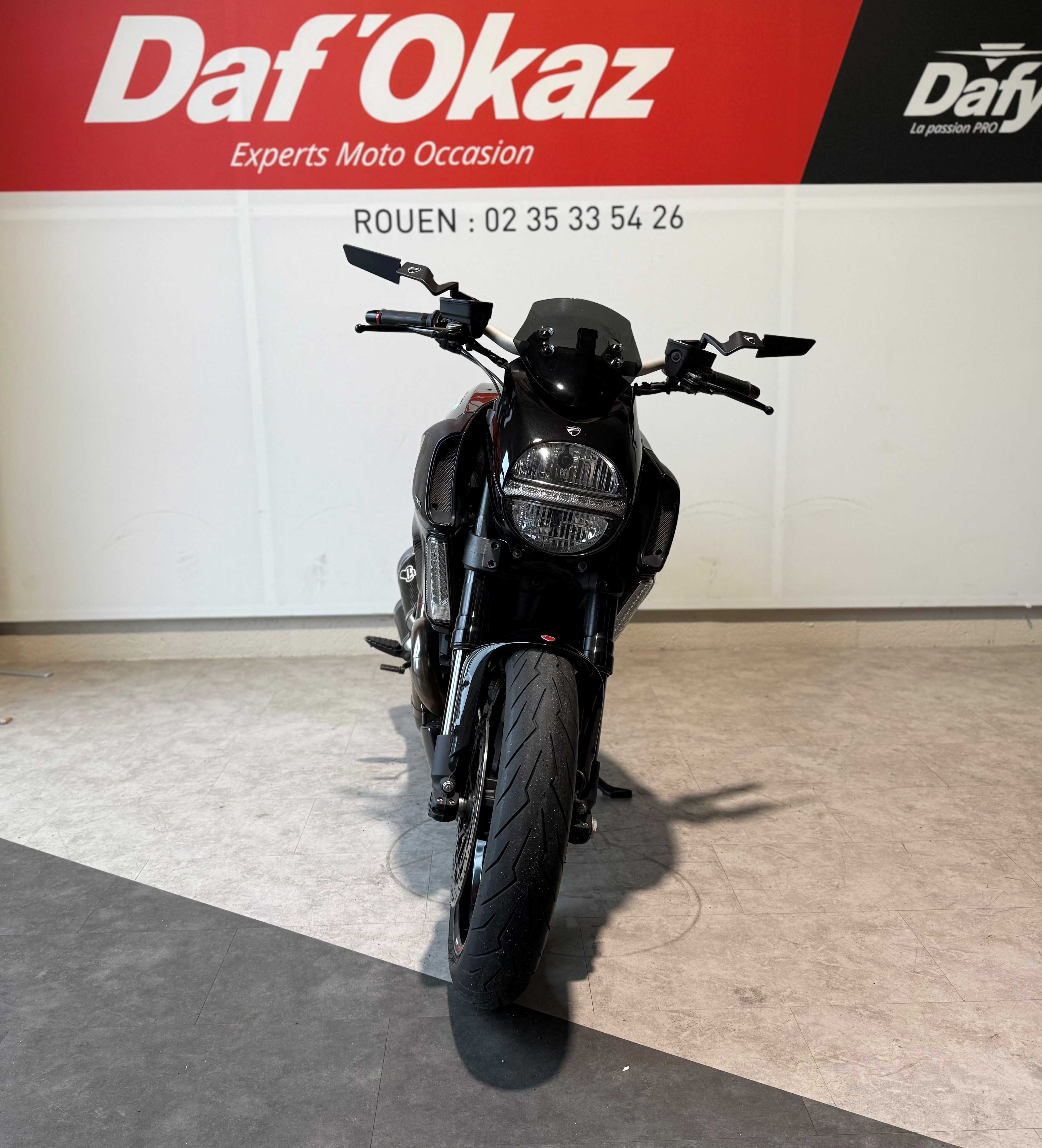 Ducati Diavel 1200 Carbon 2011 HD vue avant