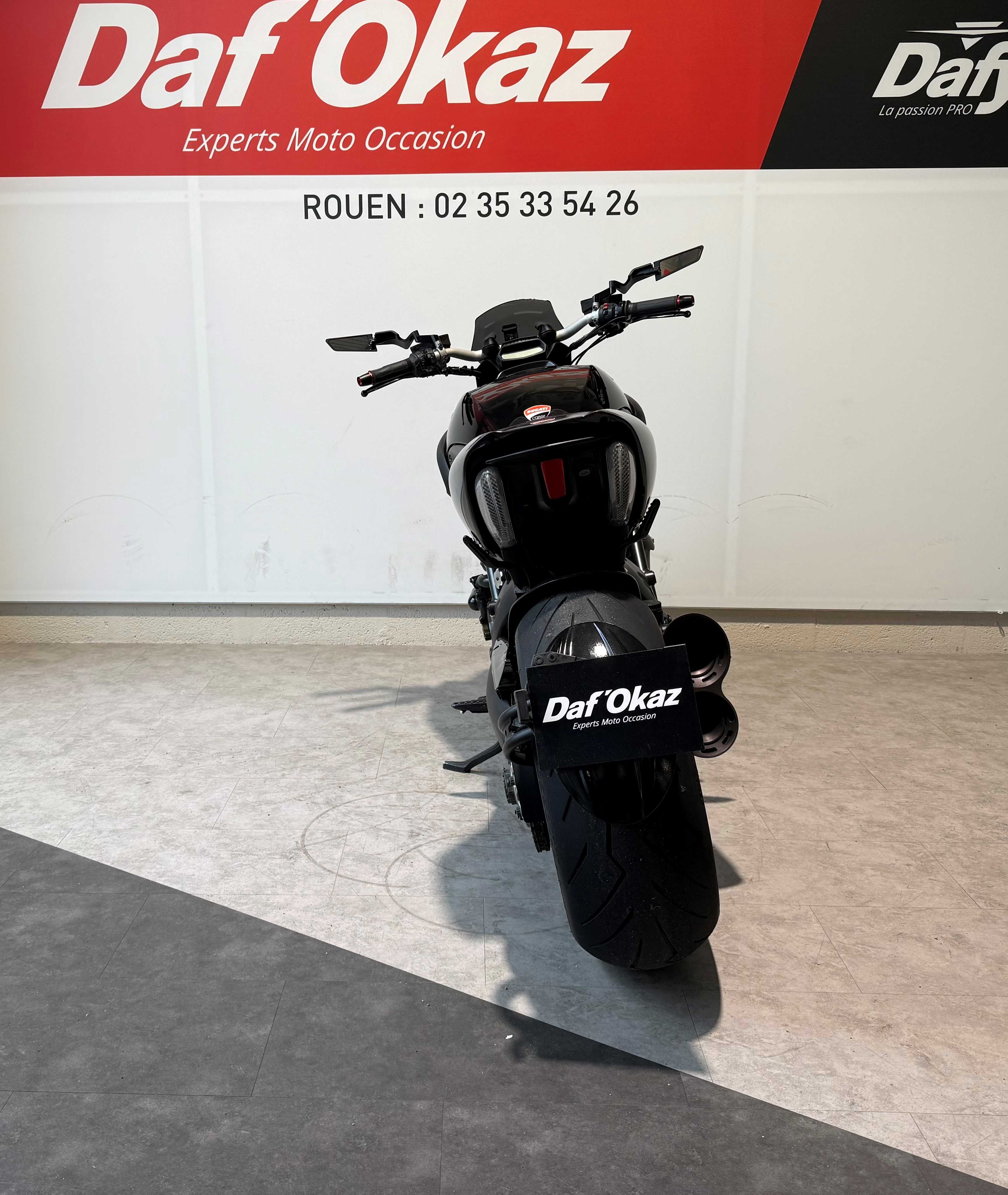 Ducati Diavel 1200 Carbon 2011 HD vue arrière