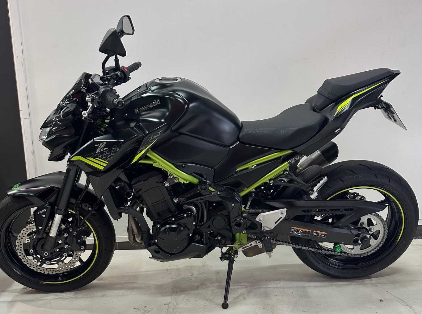 Kawasaki Z 900 2021 HD vue gauche