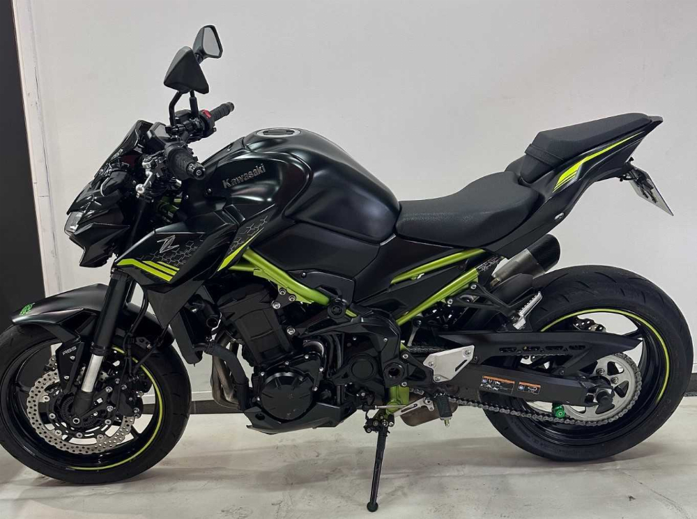 Kawasaki Z 900 2021 vue gauche