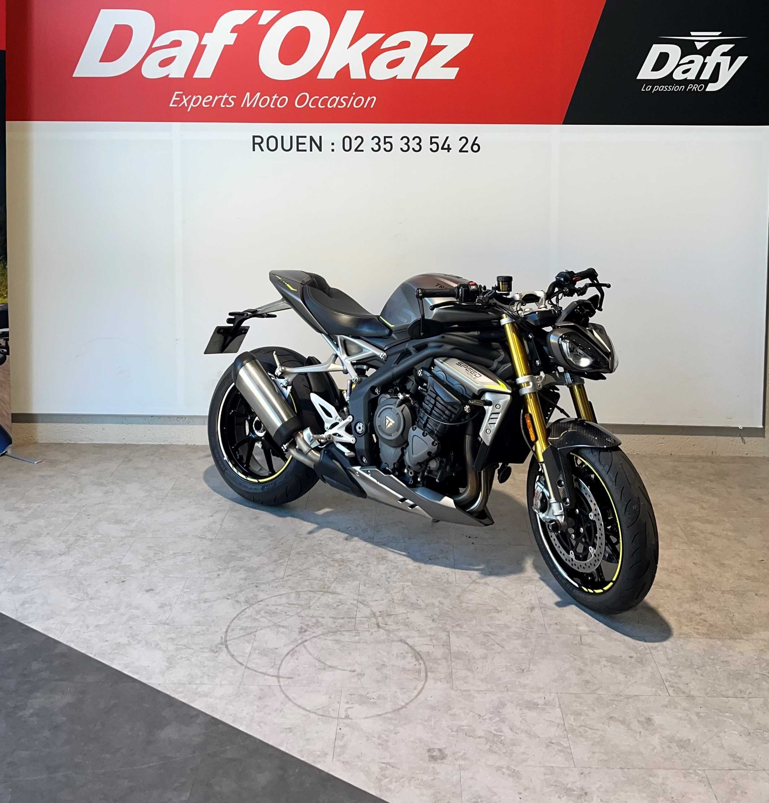 Triumph 1200 Speed Triple RS 2021 HD vue 3/4 droite