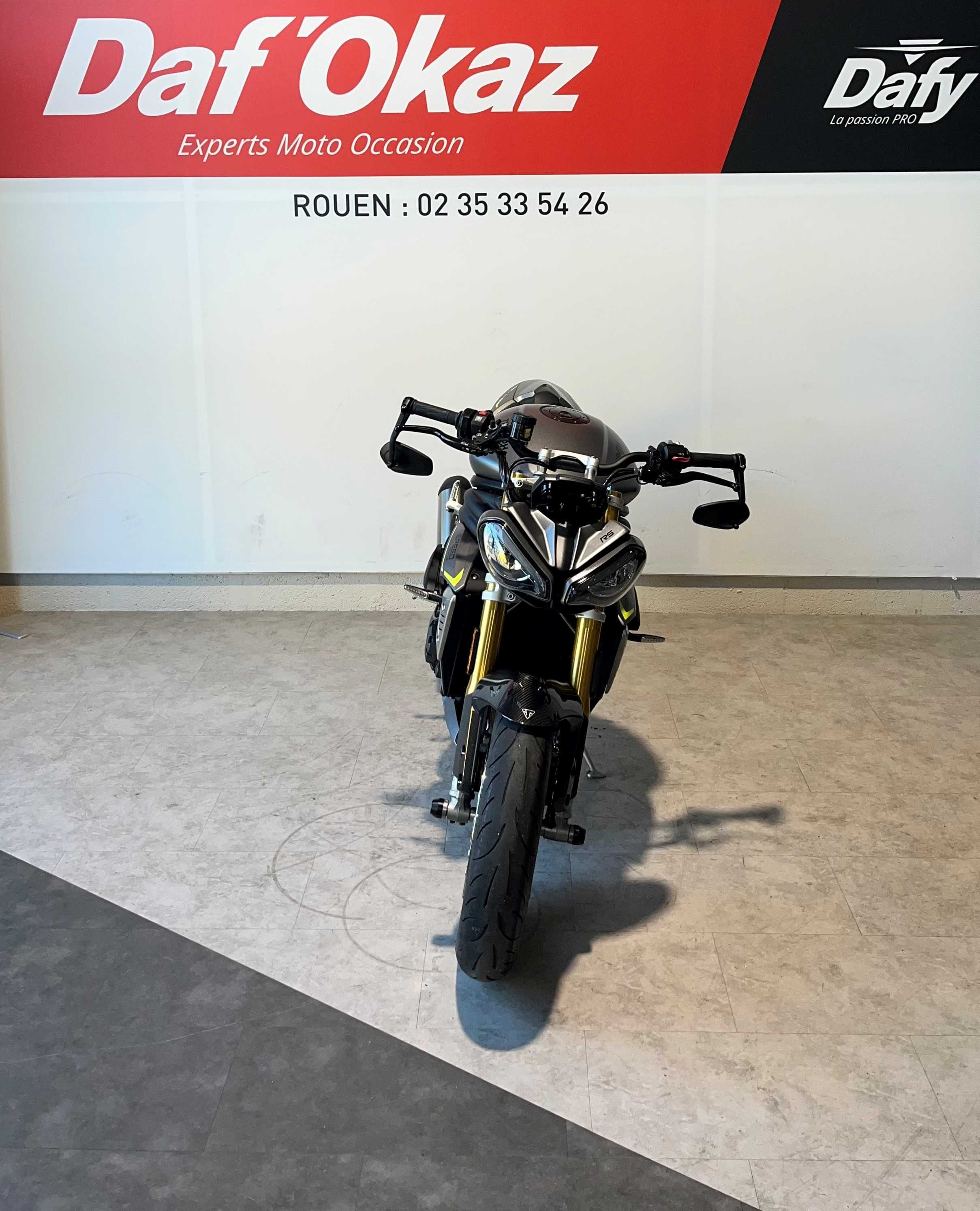 Triumph 1200 Speed Triple RS 2021 HD vue avant