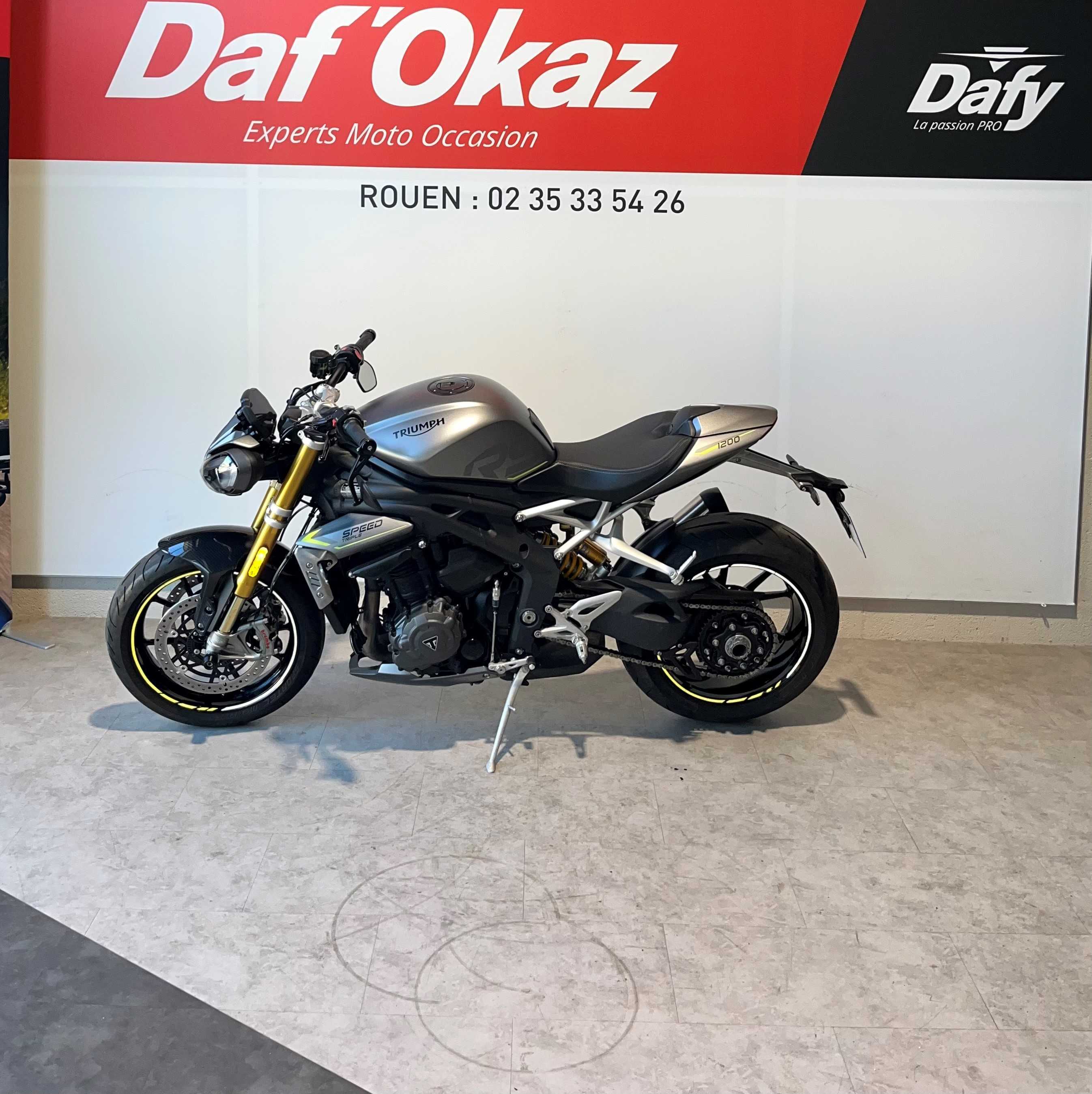 Triumph 1200 Speed Triple RS 2021 HD vue gauche