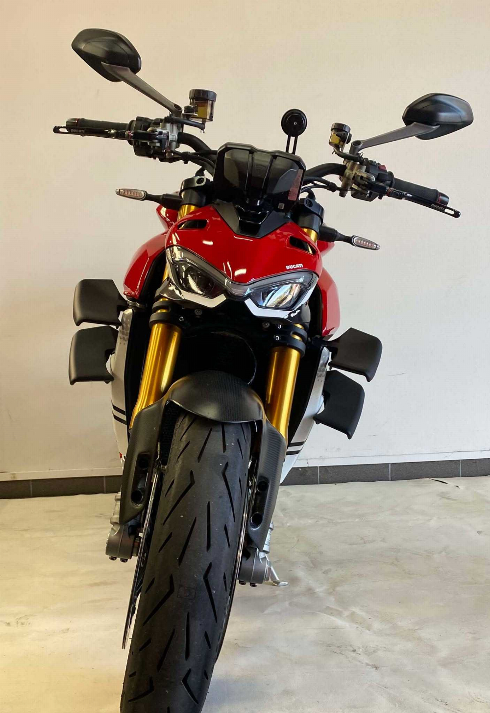 Ducati Streetfighter V4 S 2021 vue avant