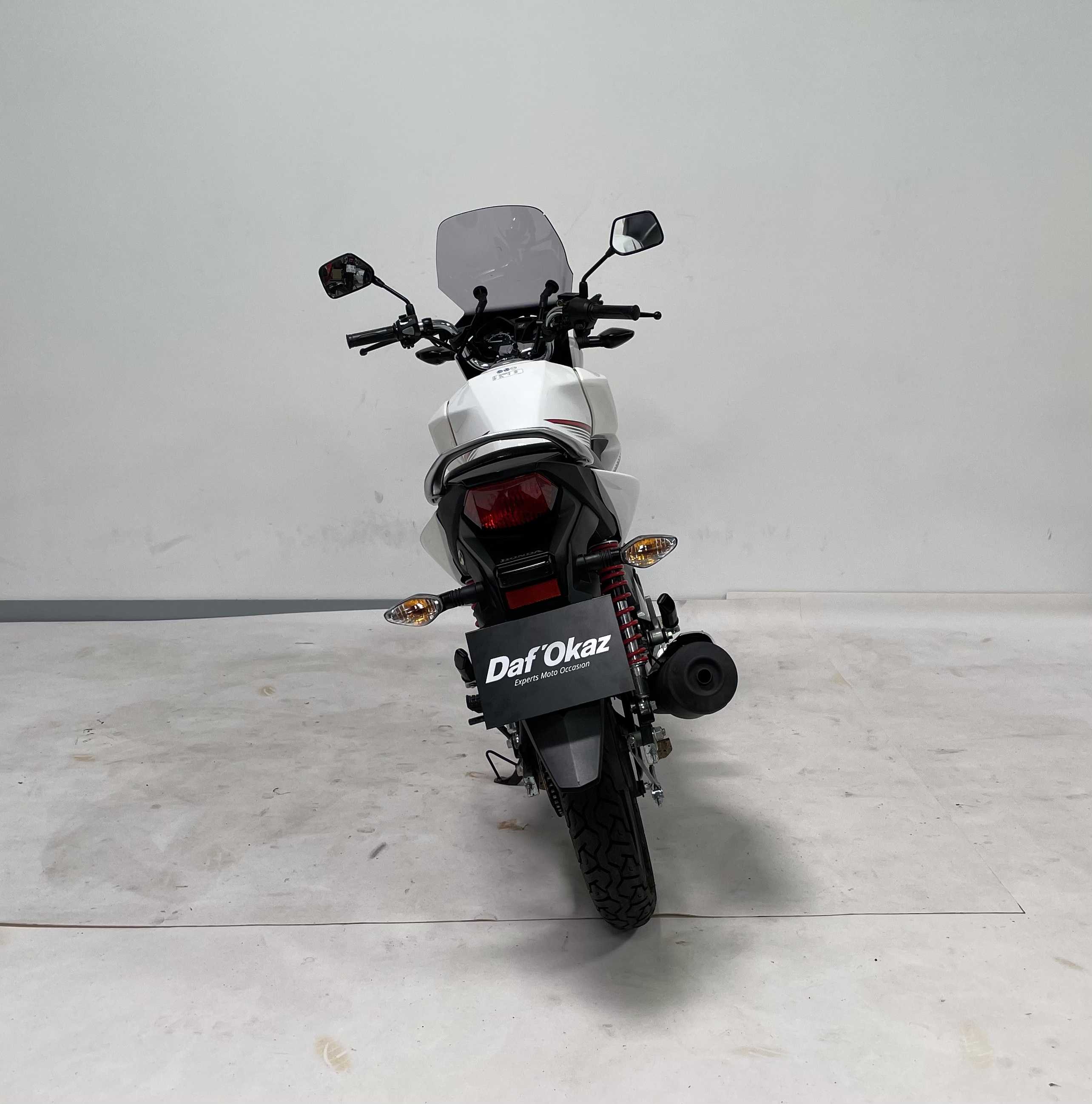 Honda CB 125 F  (GLR) 2018 HD vue arrière