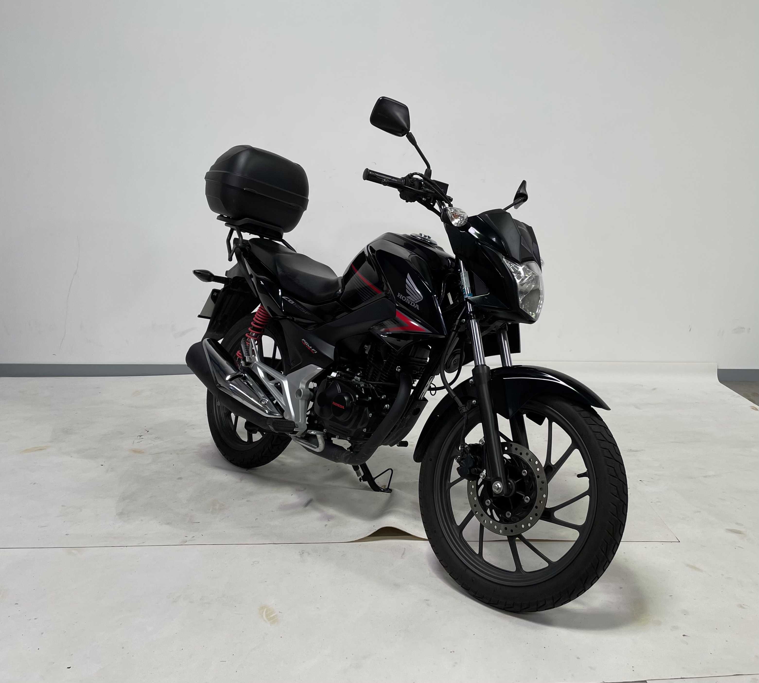 Honda CB 125 F  (GLR) 2015 HD vue 3/4 droite