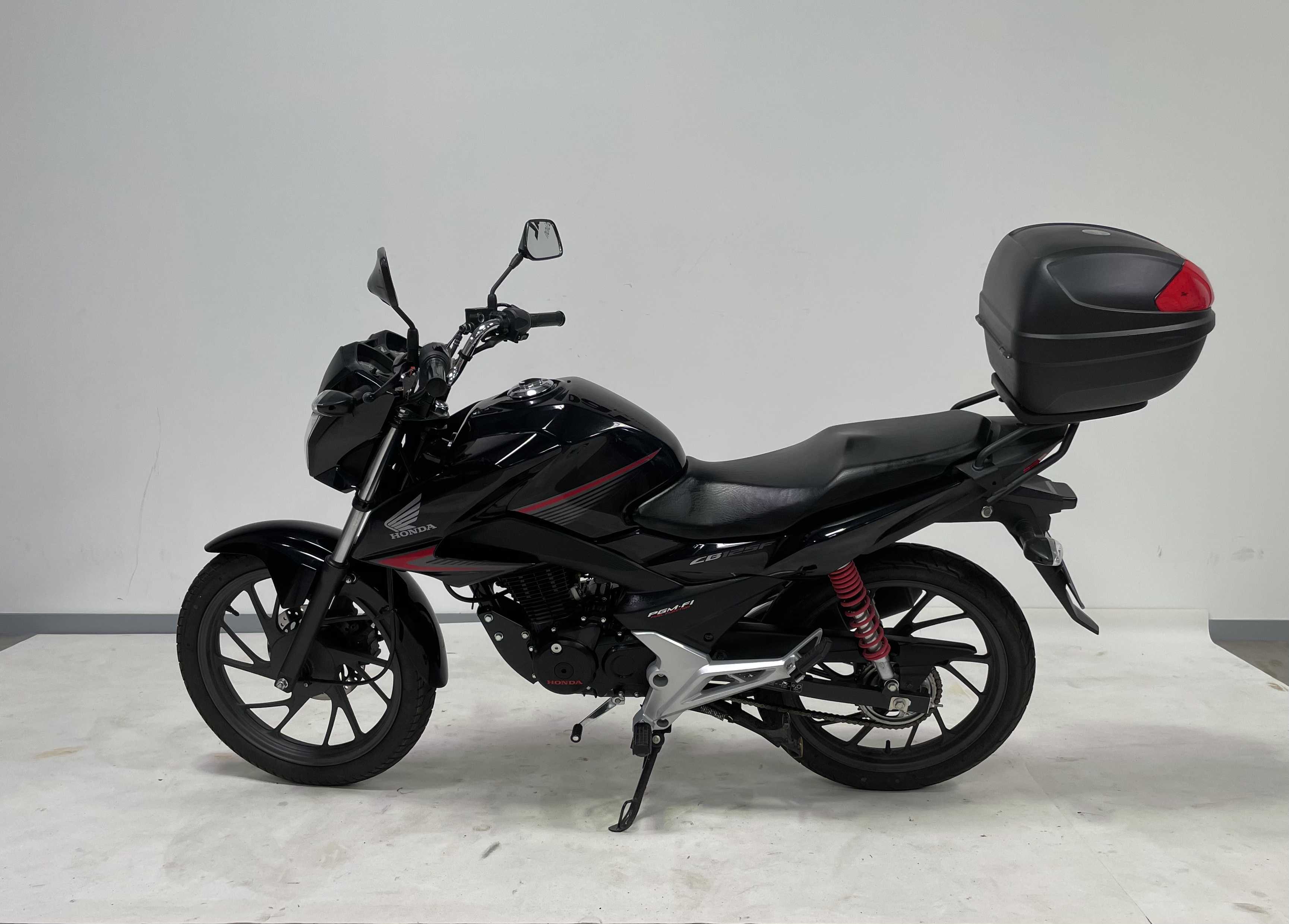 Honda CB 125 F  (GLR) 2015 HD vue gauche