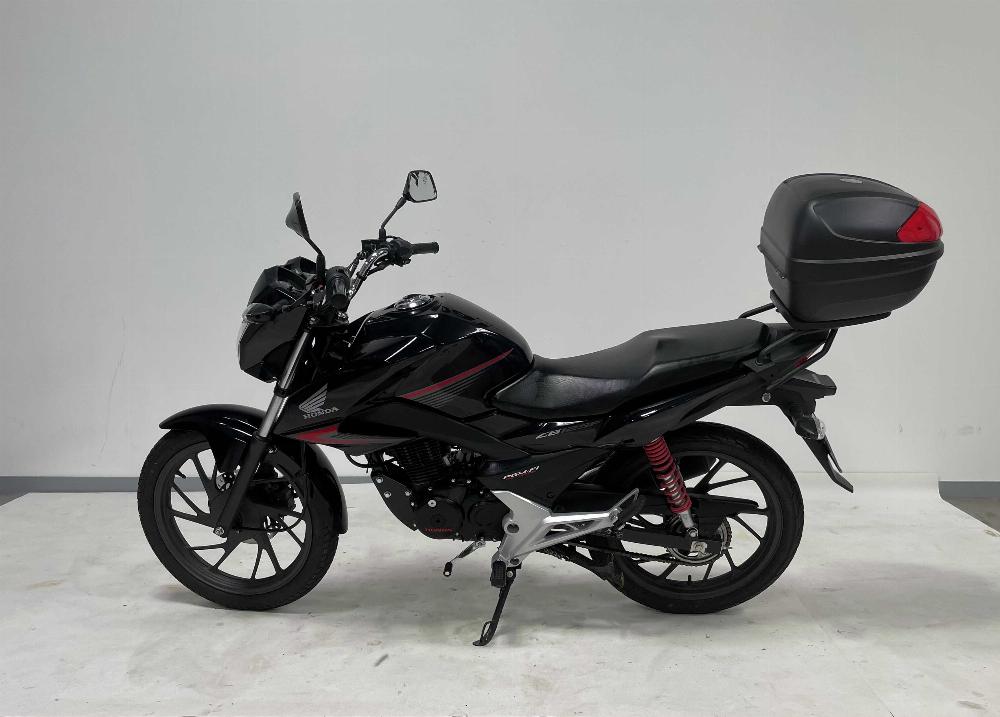 Honda CB 125 F  (GLR) 2015 vue gauche