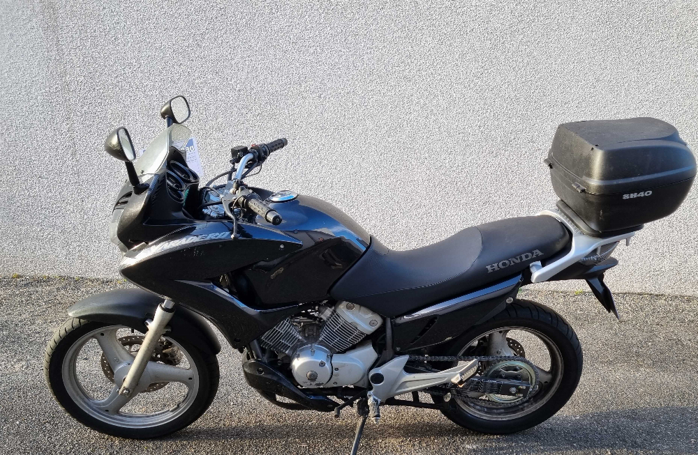 Honda XL 125 V Varadero 2007 vue gauche