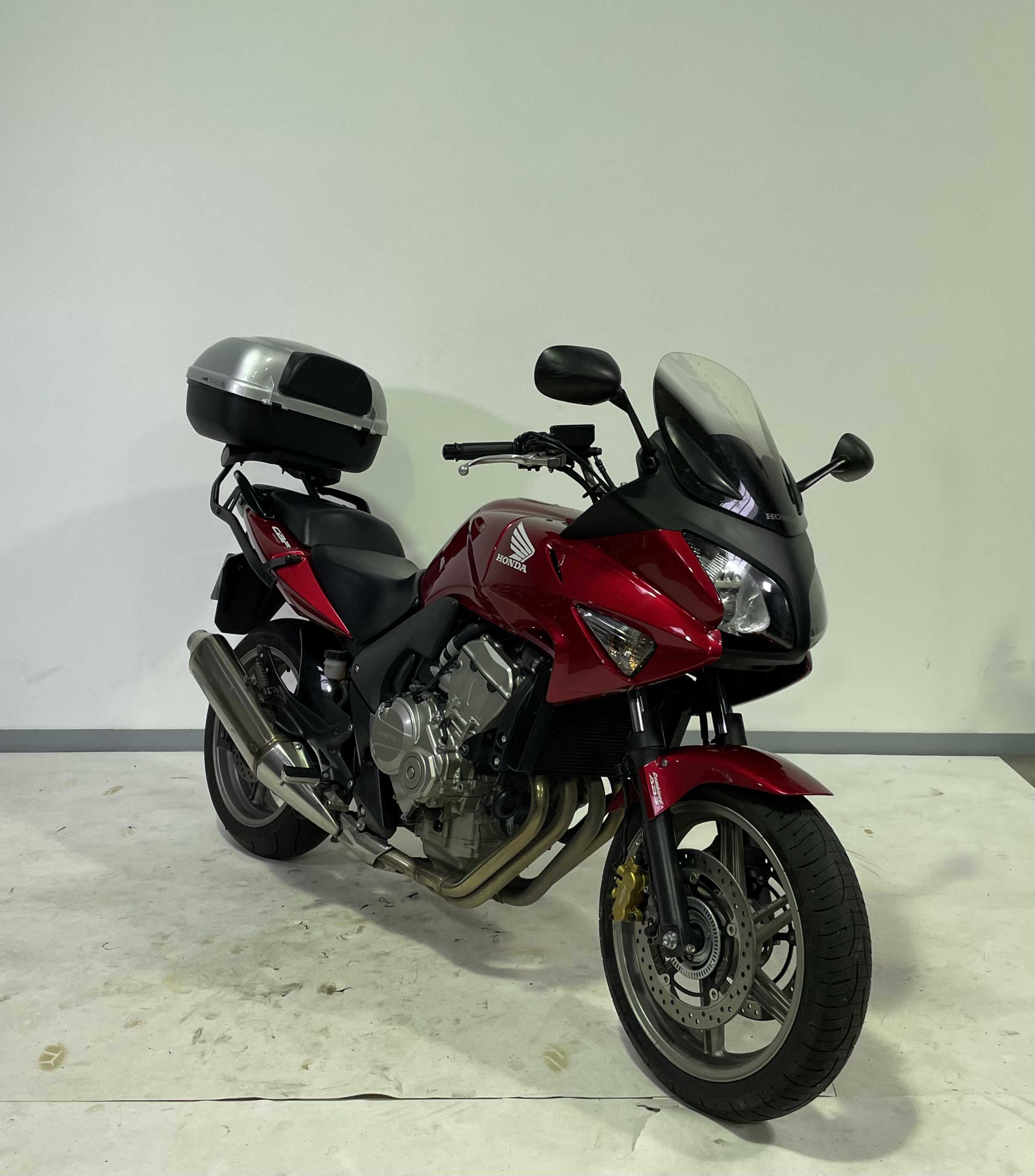 Honda CB 600 F ABS 2008 HD vue 3/4 droite