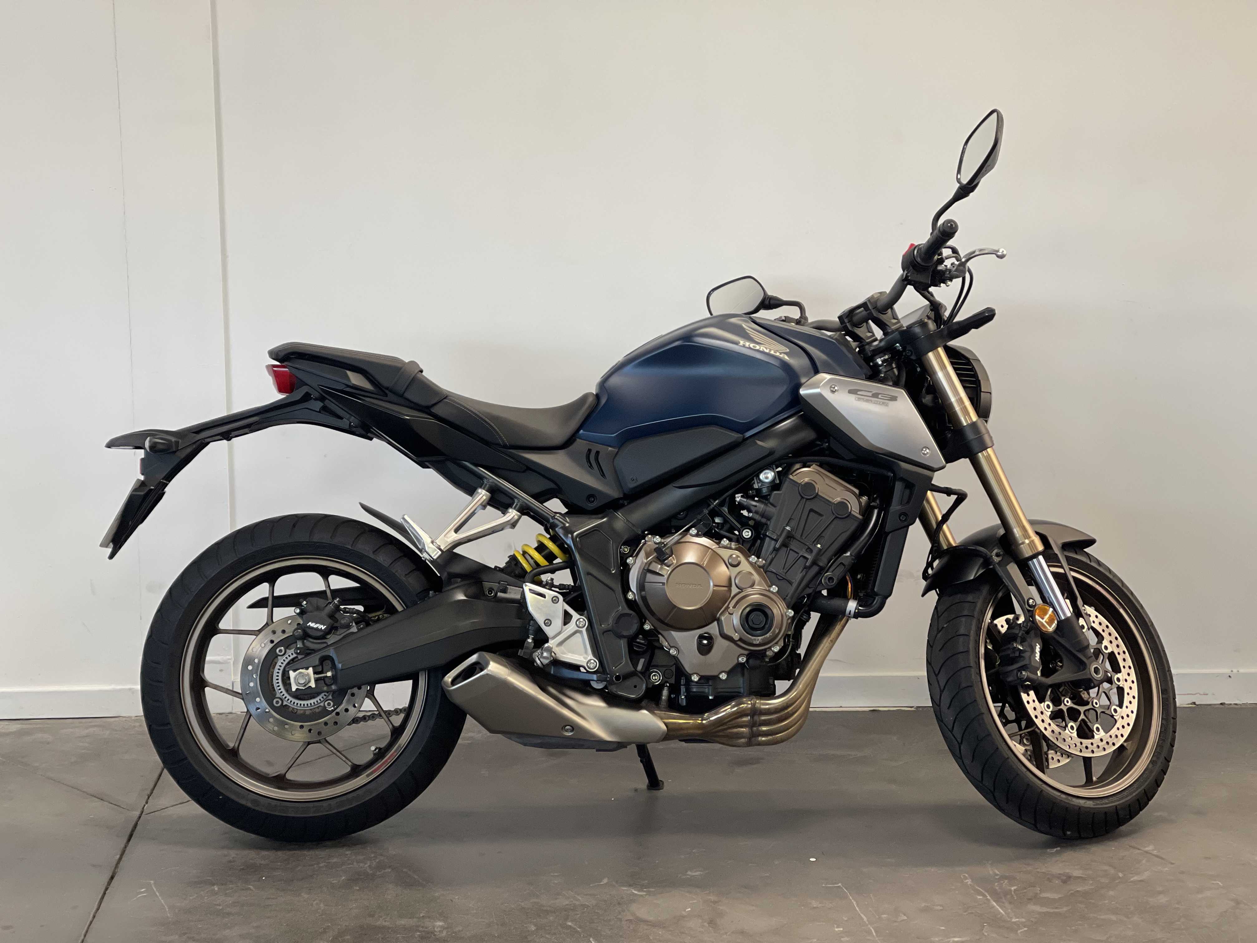 Honda CB 650 R 2019 HD vue 3/4 droite