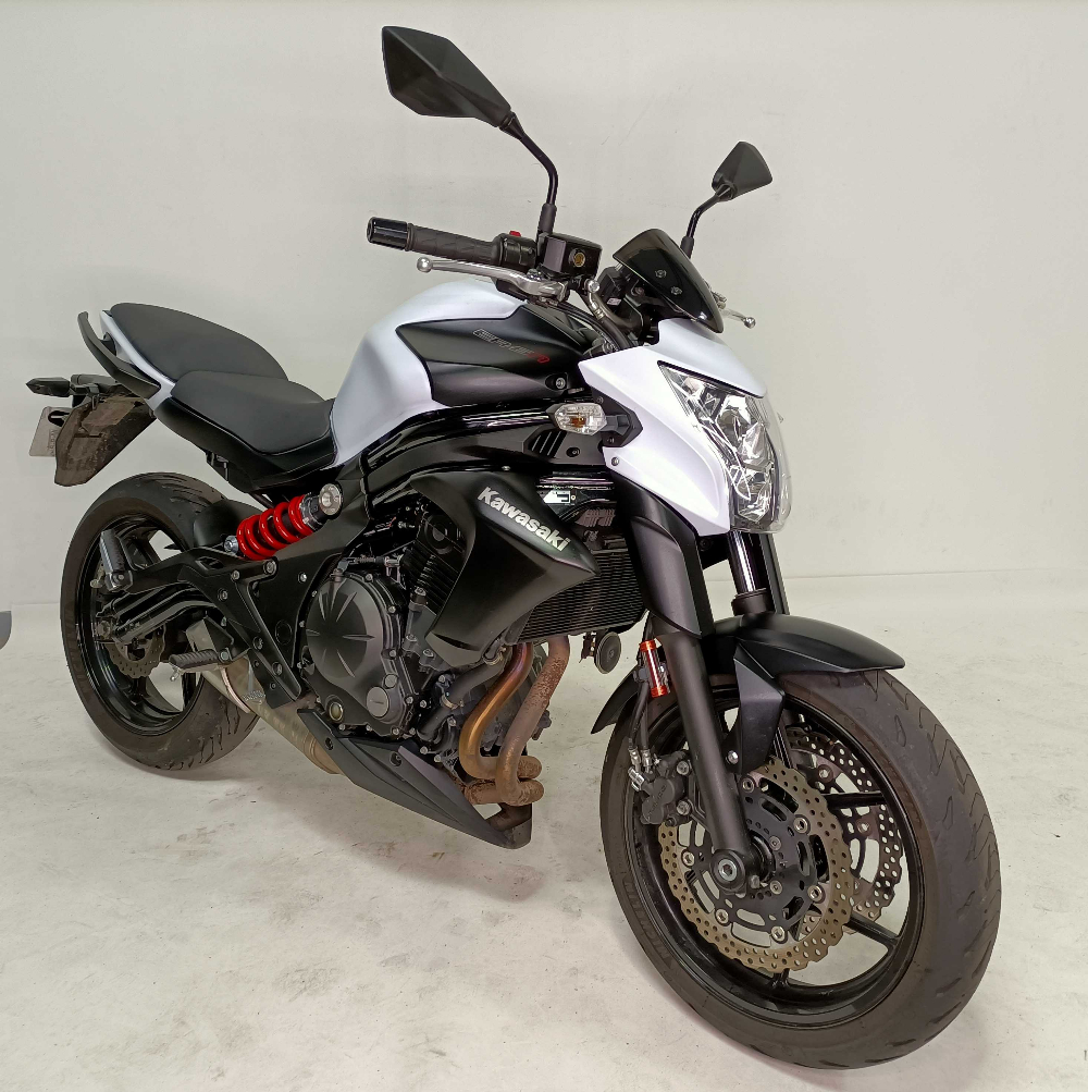 Kawasaki ER-6650N 2014 vue 3/4 droite