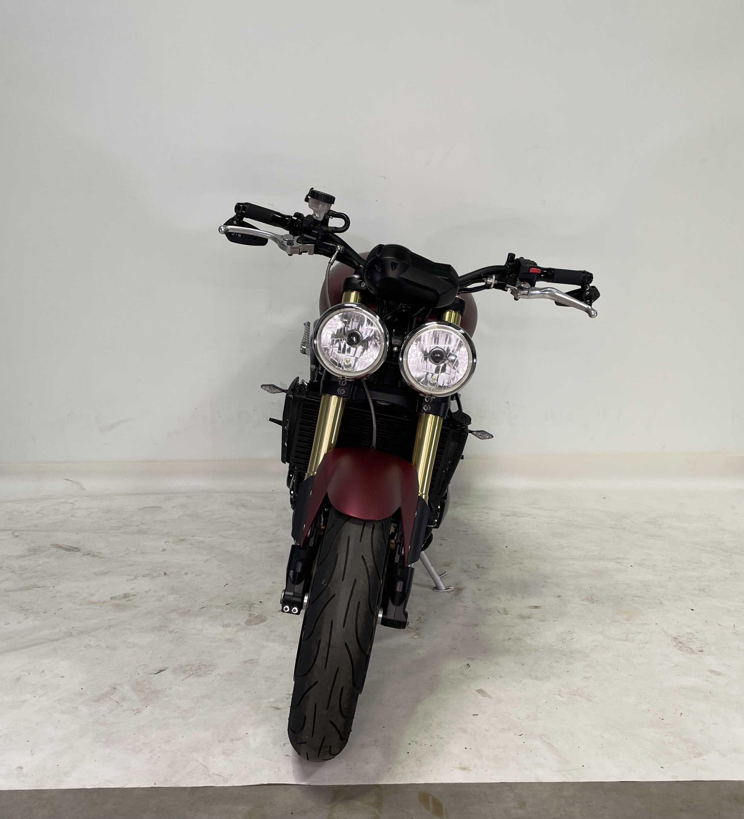 Triumph 1050Speed Triple 2006 HD vue avant