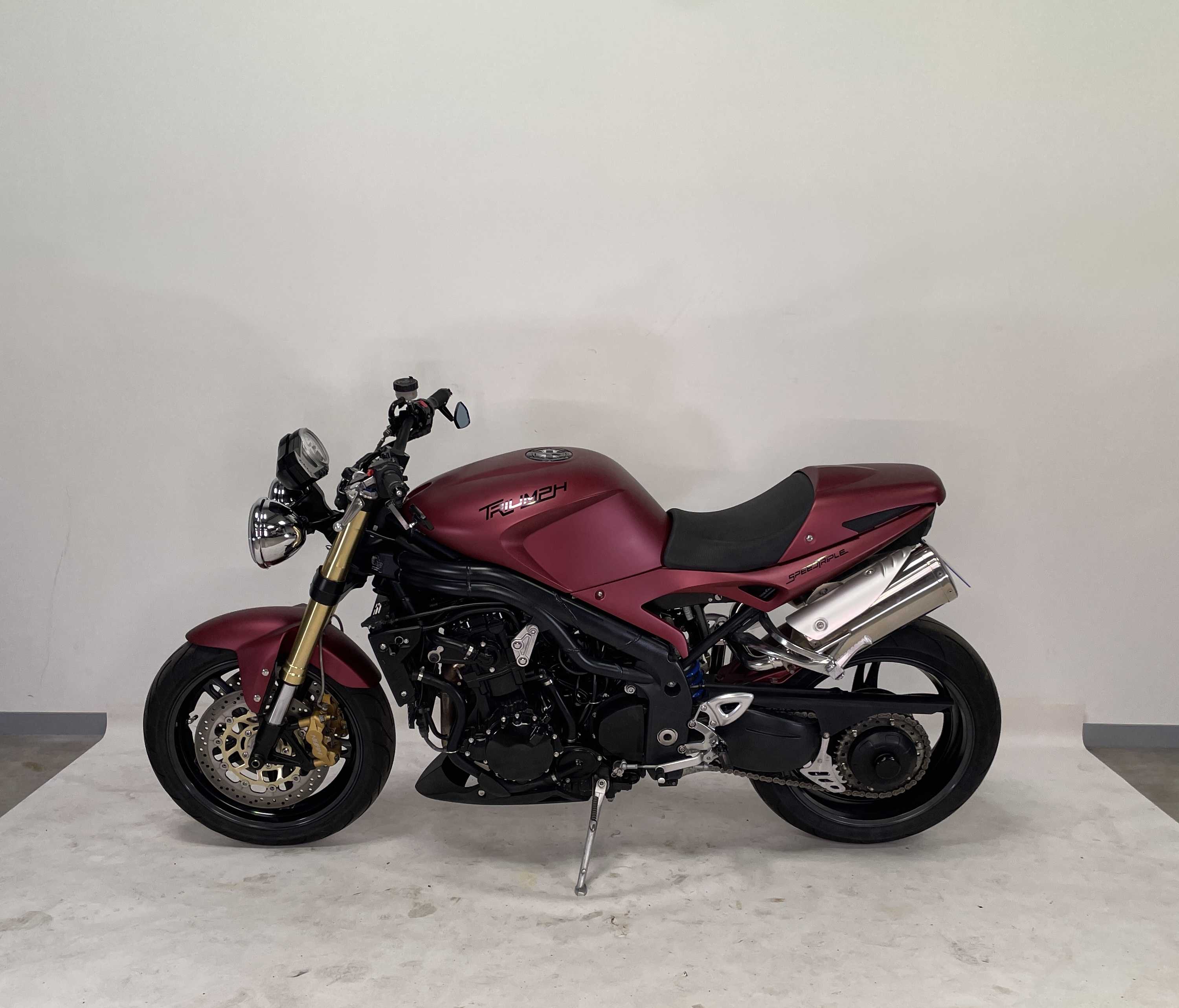 Triumph 1050Speed Triple 2006 HD vue gauche