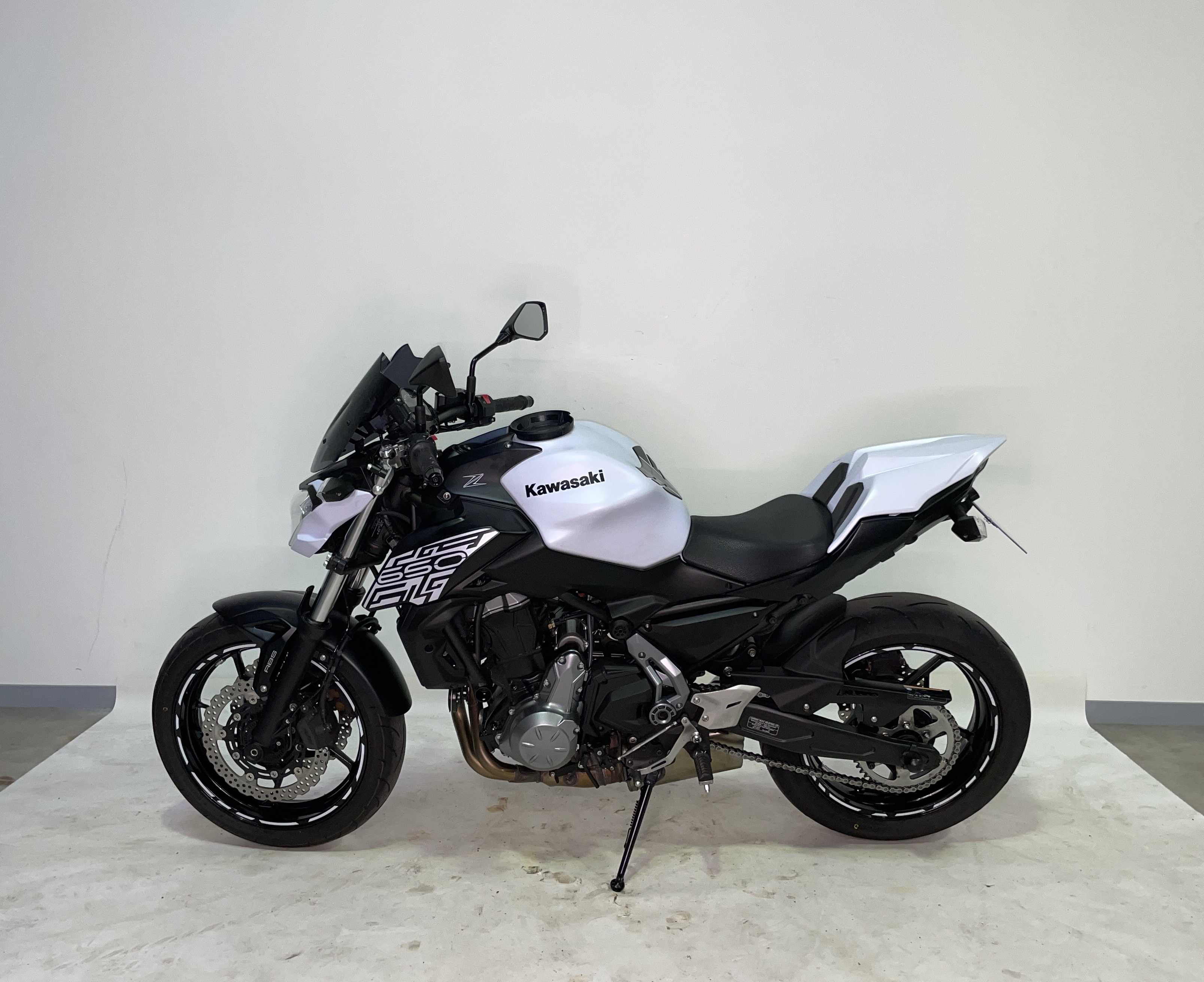 Kawasaki Z 650 2019 HD vue gauche