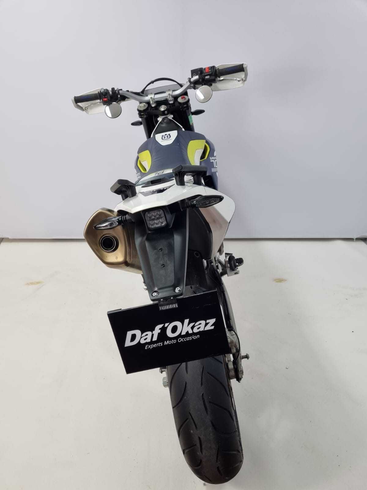 Husqvarna 701 Supermoto 2016 HD vue arrière